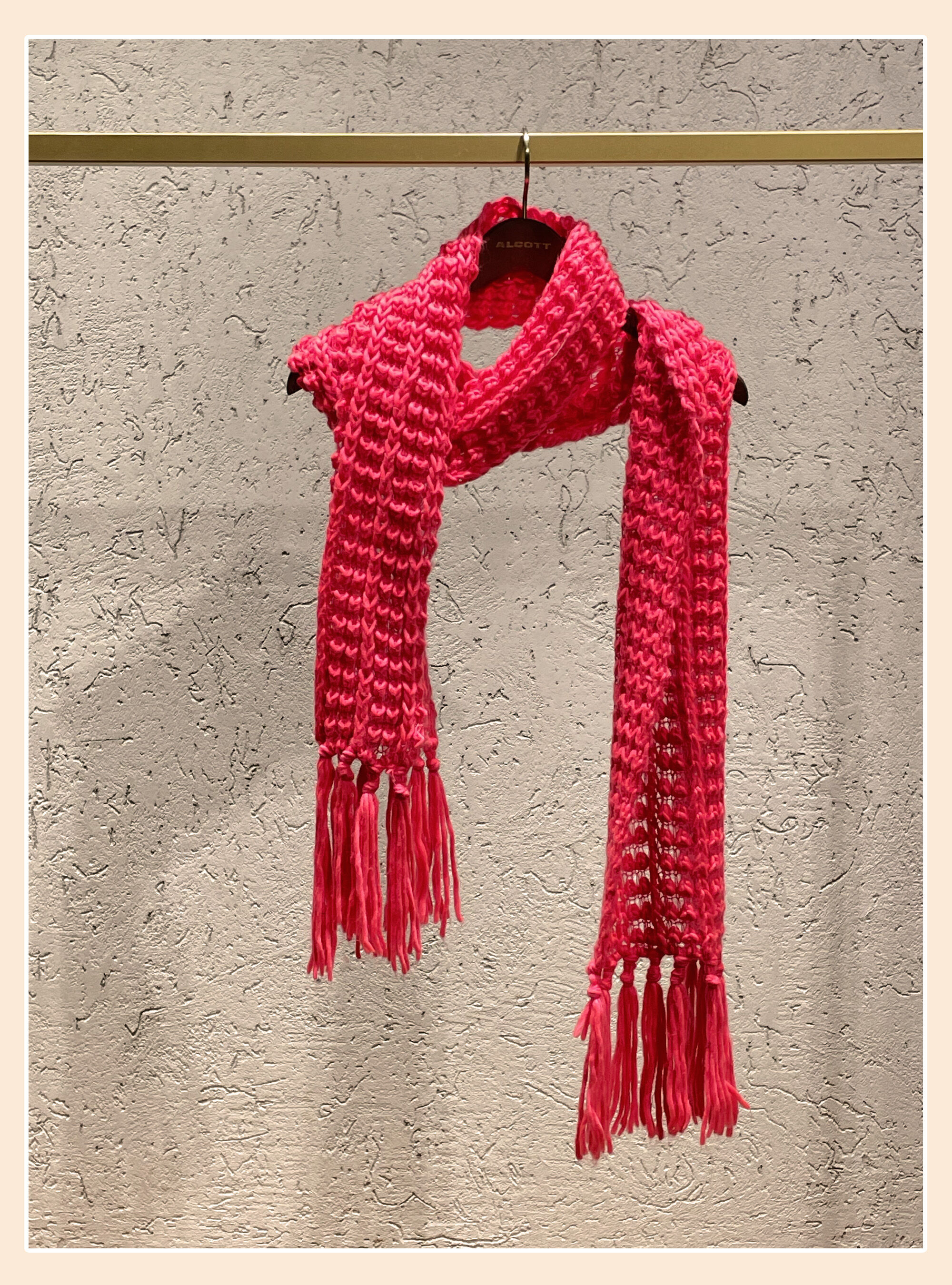 Scarf with fringes