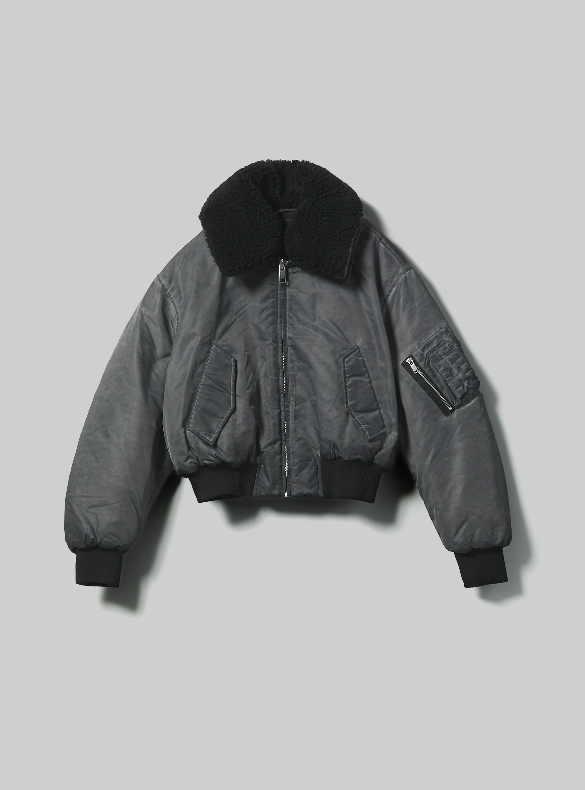 Giubbotto bomber effetto slavato con imbottitura riciclata, BK1 BLACK