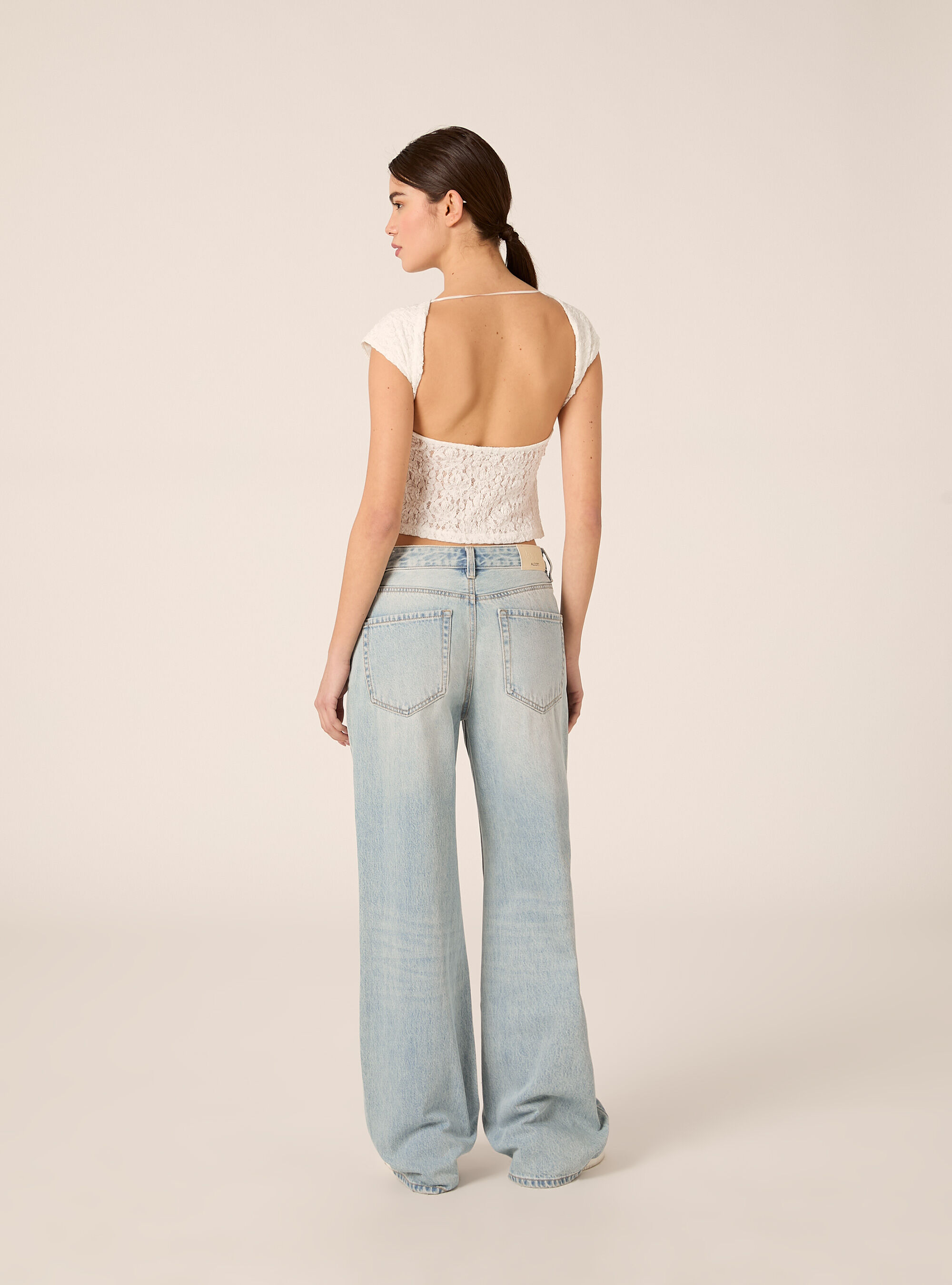 Lace T-shirt with open back, WH3 WHITE