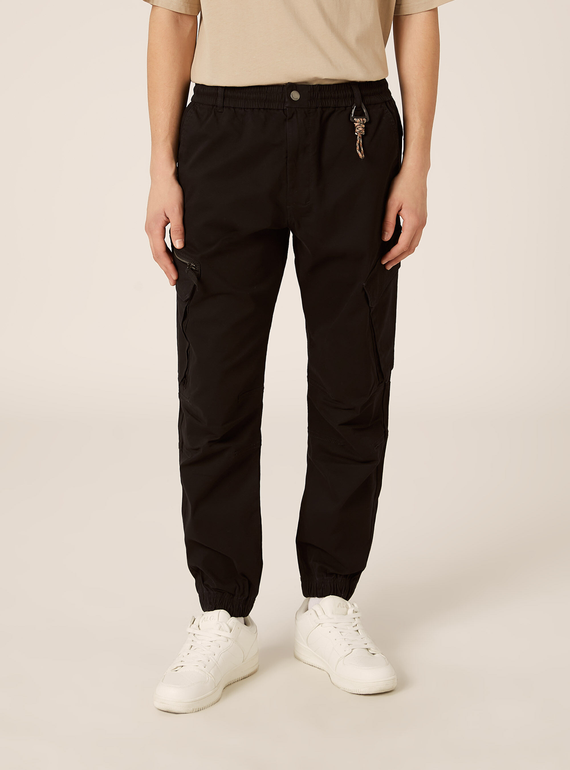 Pantalones cargo de sarga