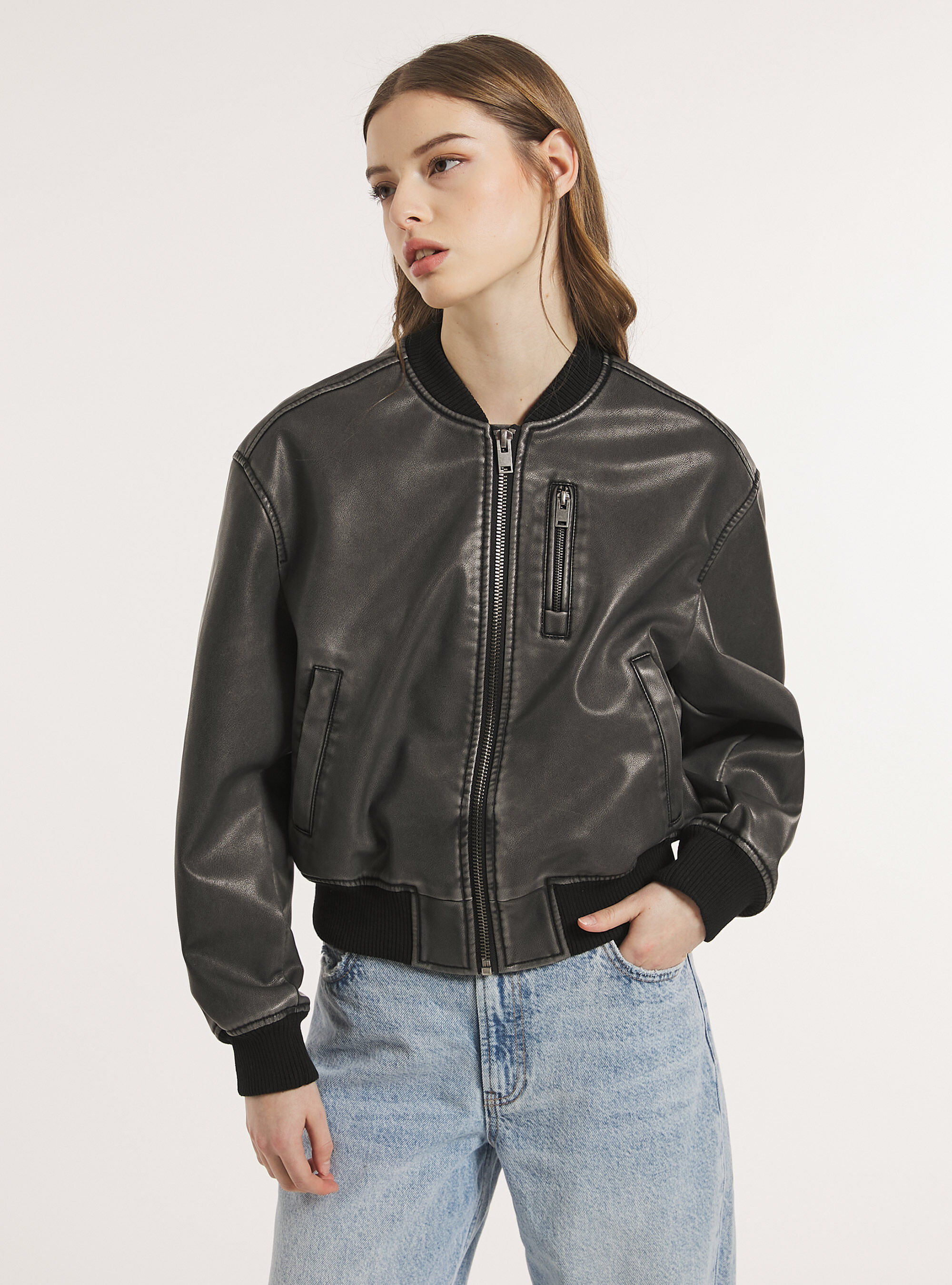 Blouson bombardier effet cuir port&eacute;
