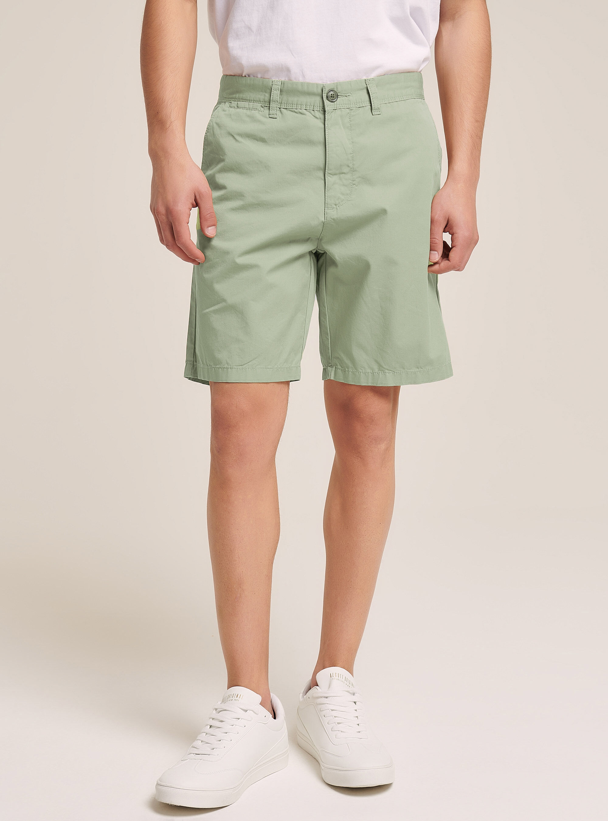 Bermuda in twill in tinta unita, VERDE CHIARO