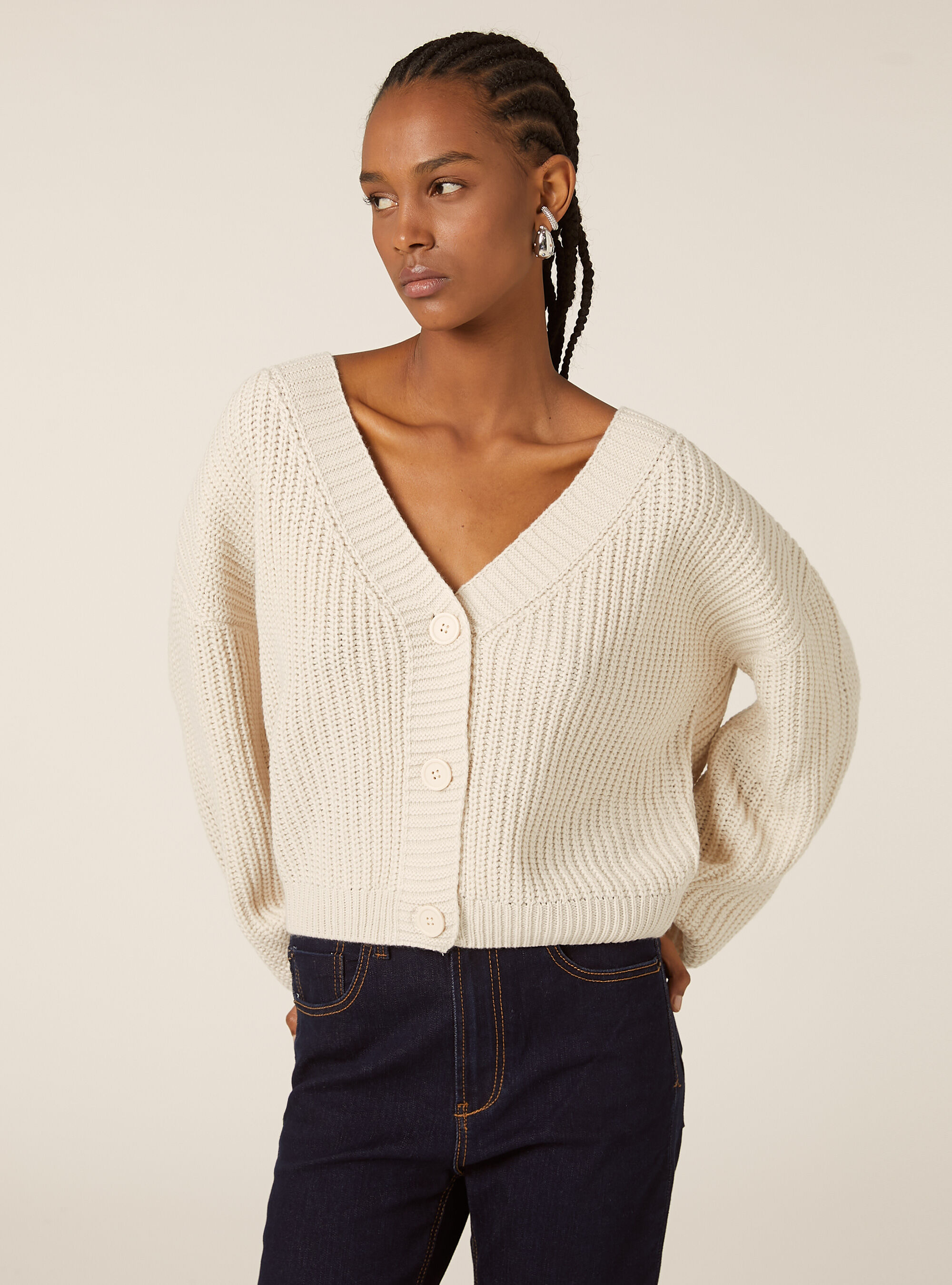 Cardigan en maille &agrave; encolure en V