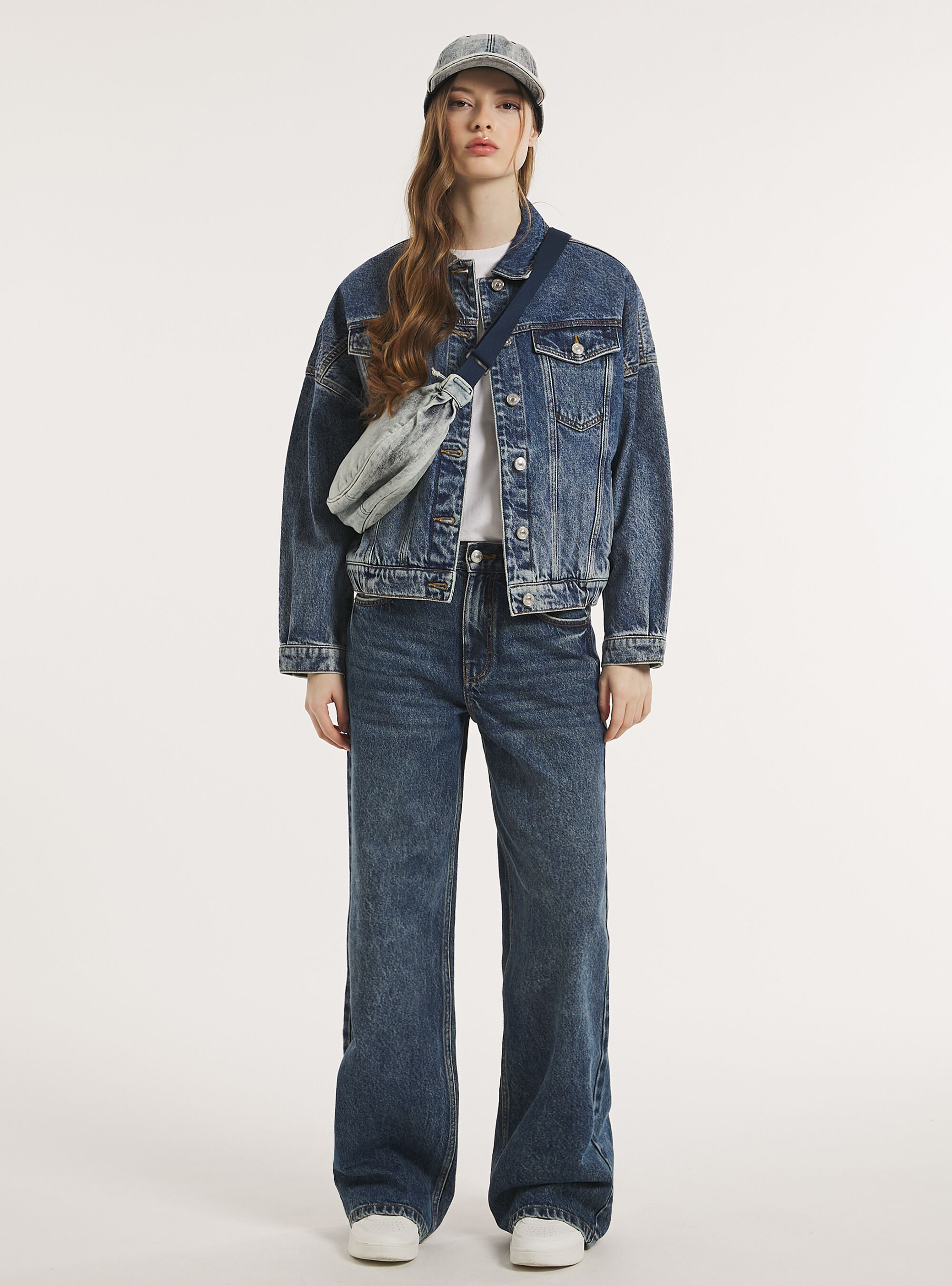 Veste en jean avec taille &eacute;lastiquee
