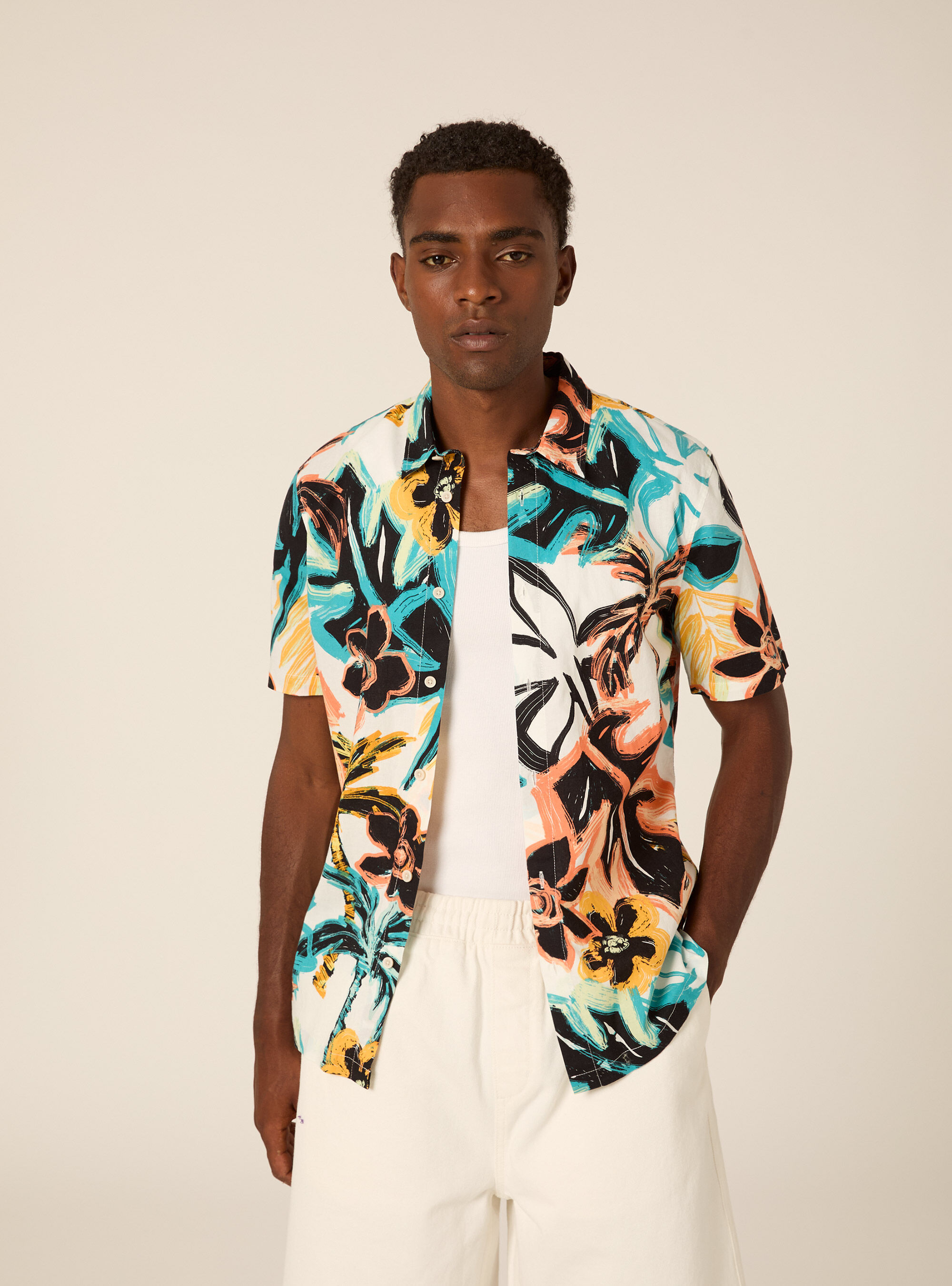 Camisa de Manga Corta con Estampado Tropical
