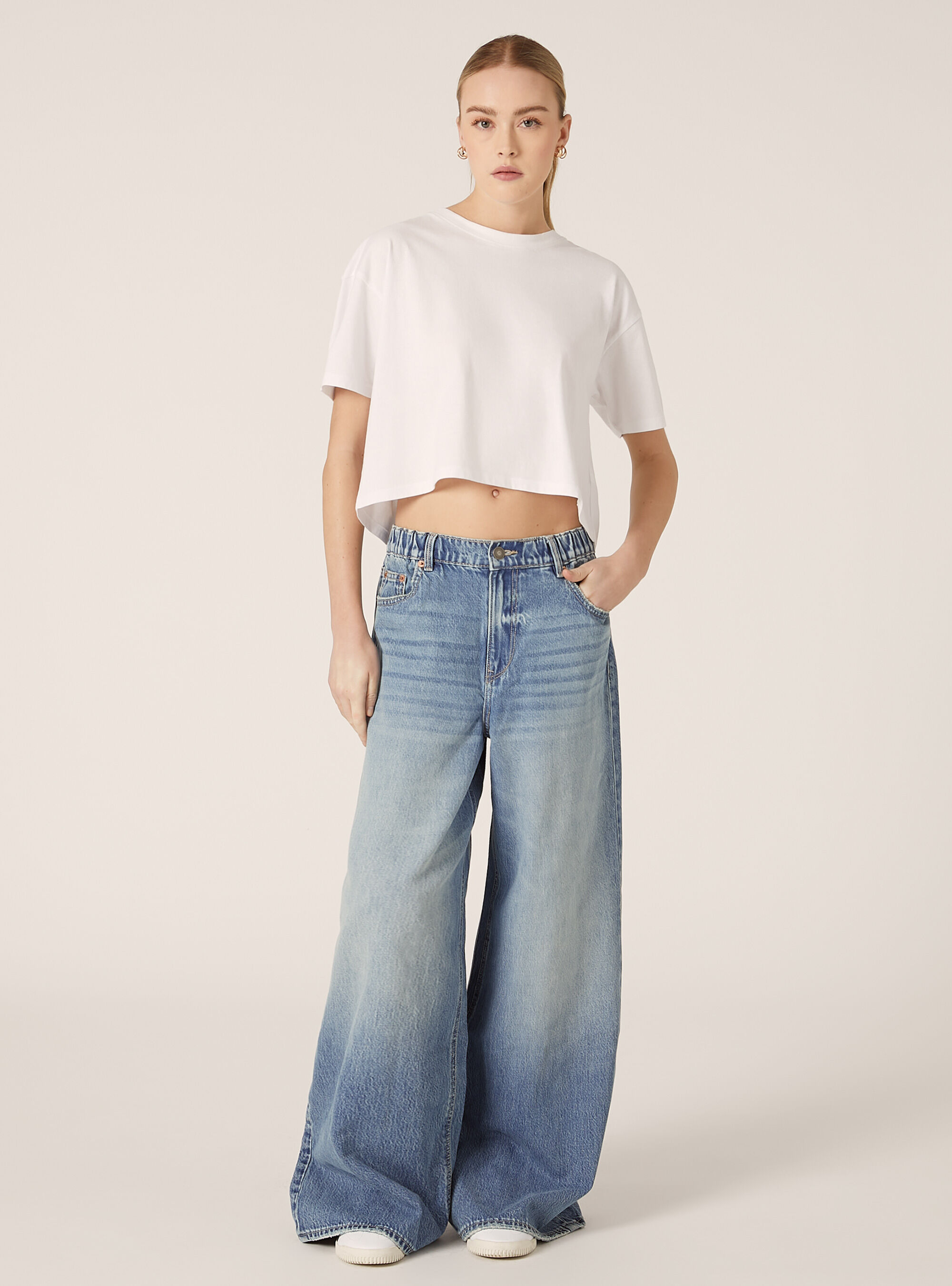 Jean super large avec taille &eacute;lastiqu&eacute;e