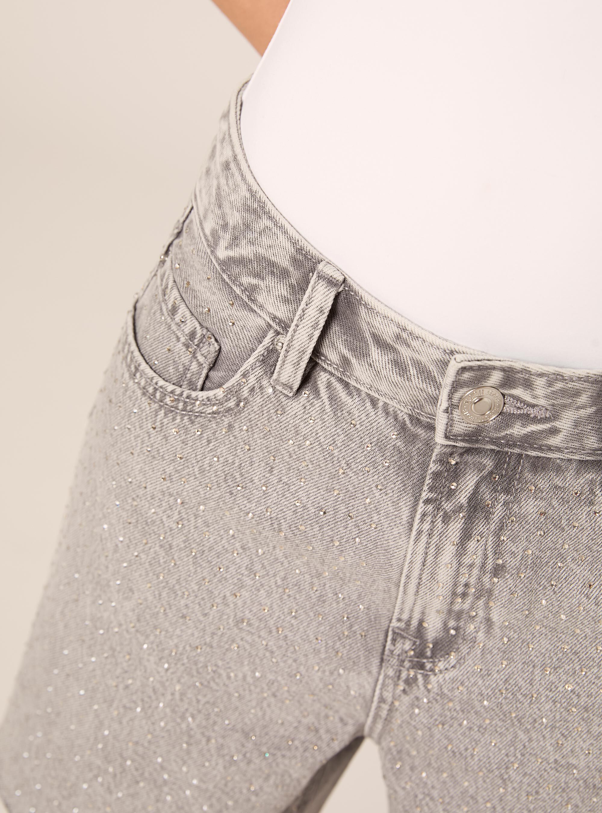 Shorts Vaqueros Longline con Estr&aacute;s, D00G GREY