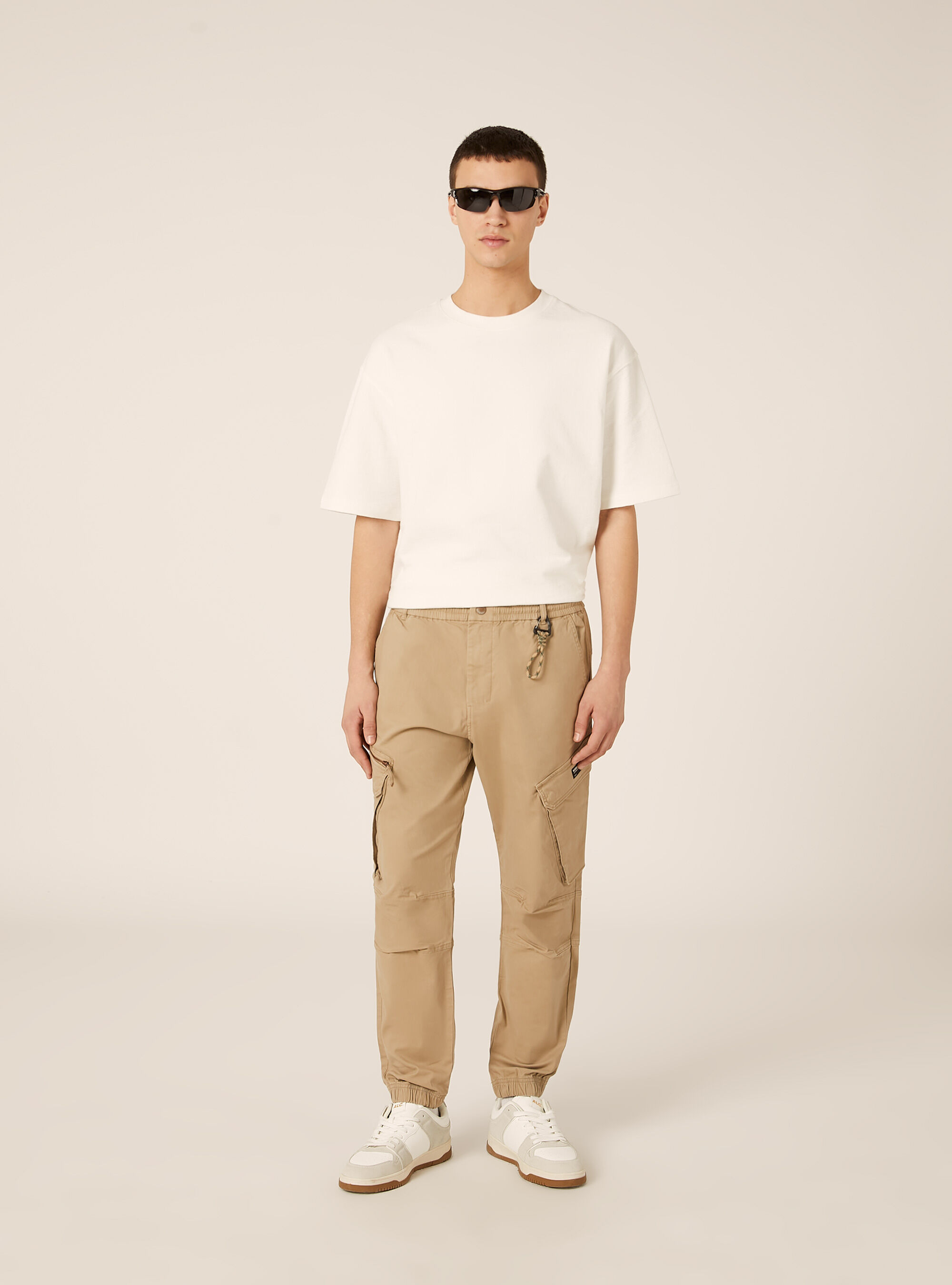 Pantalones cargo de sarga