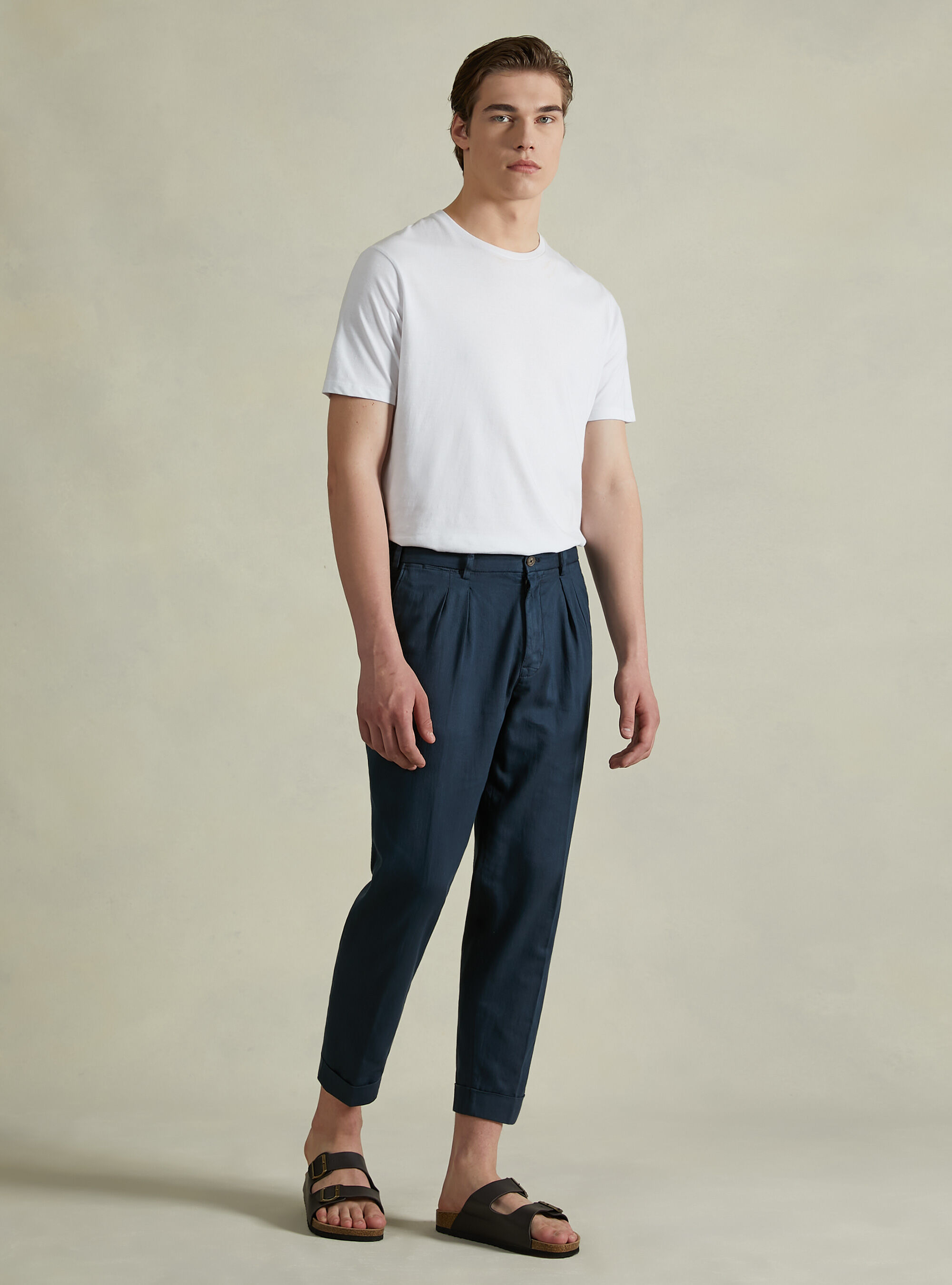 Pantalon chino en lin m&eacute;lang&eacute; avec pinces