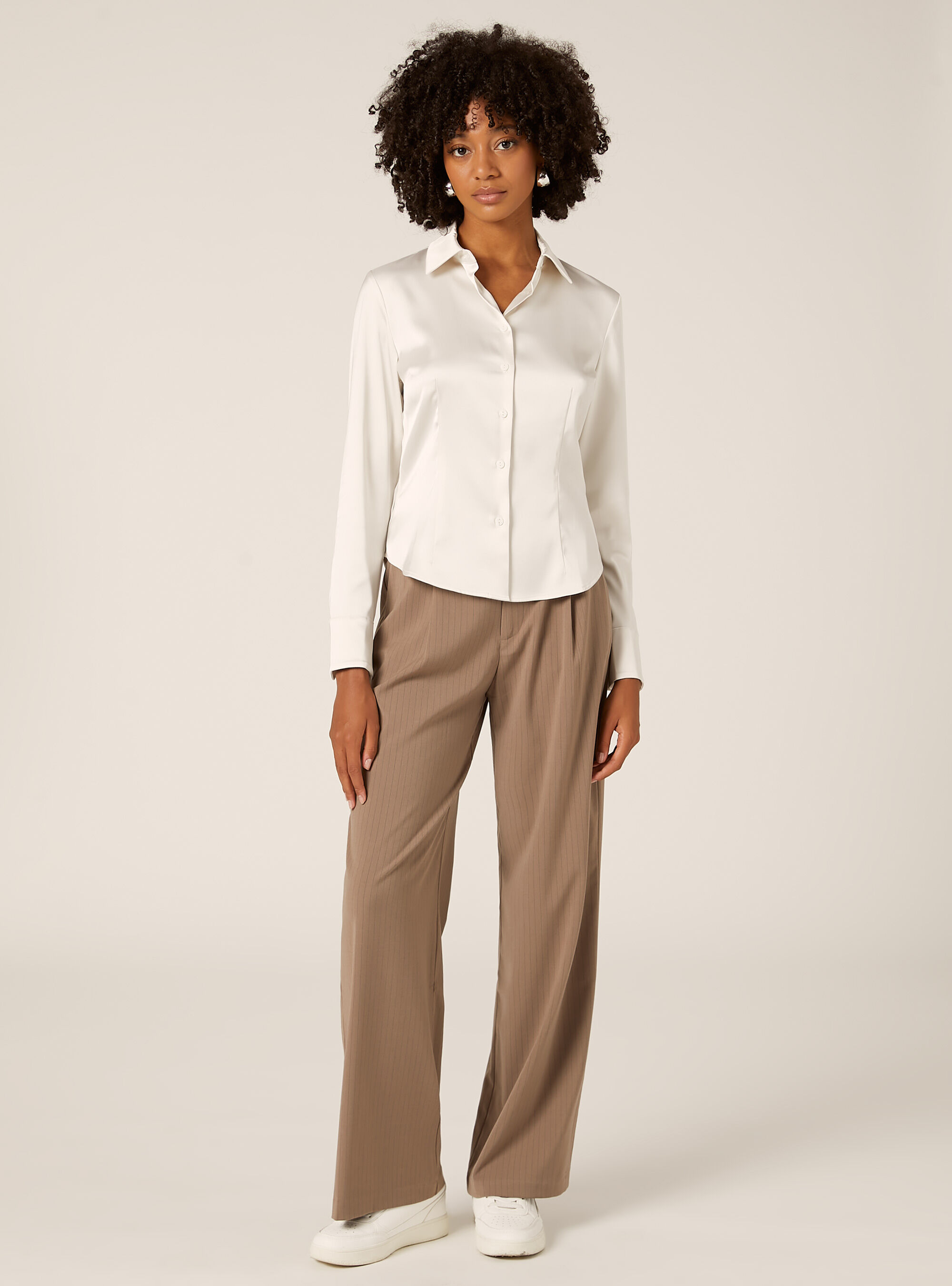 Chemise ajust&eacute;e en satin