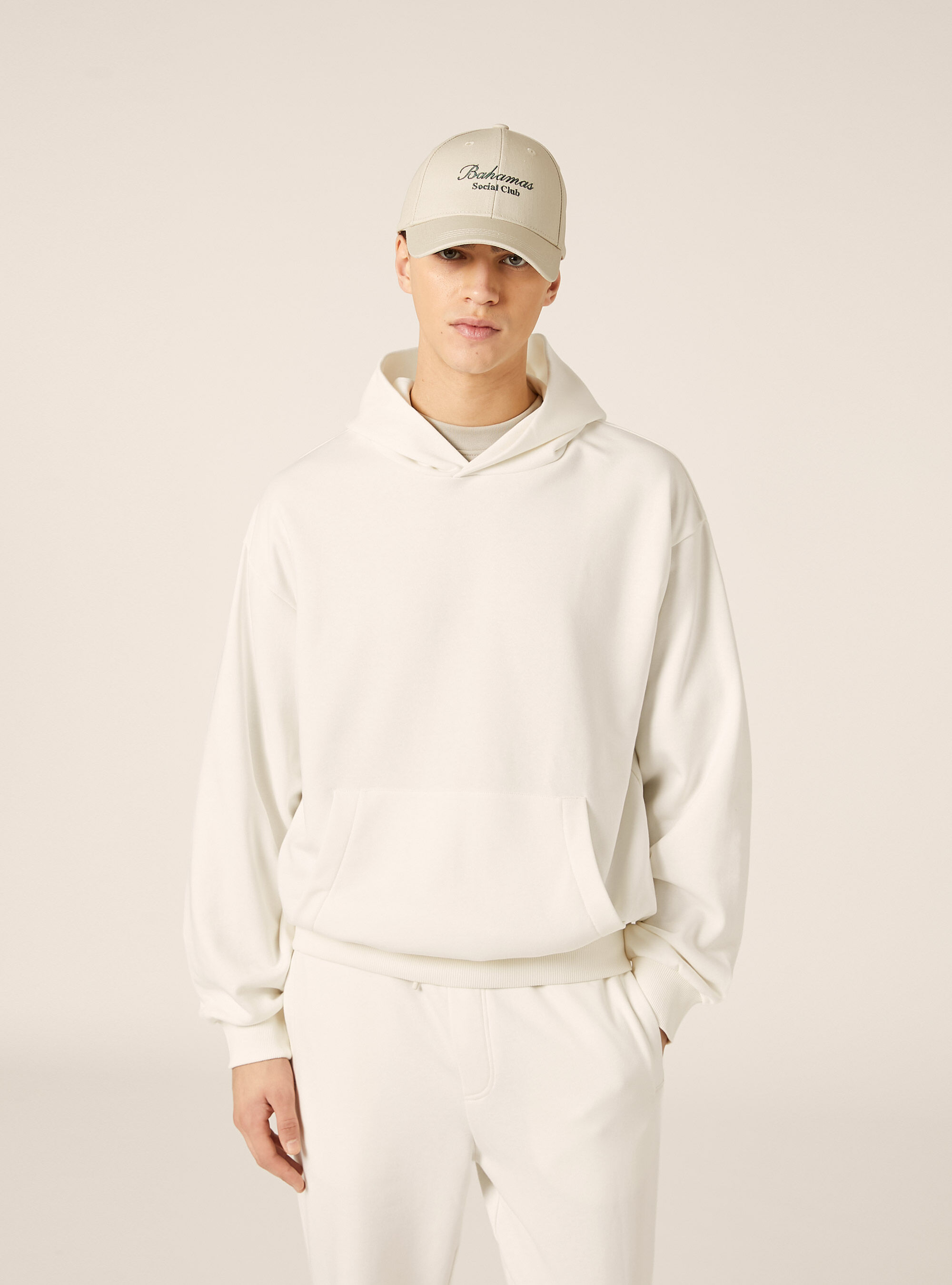 Sweat-shirt ample &agrave; capuche