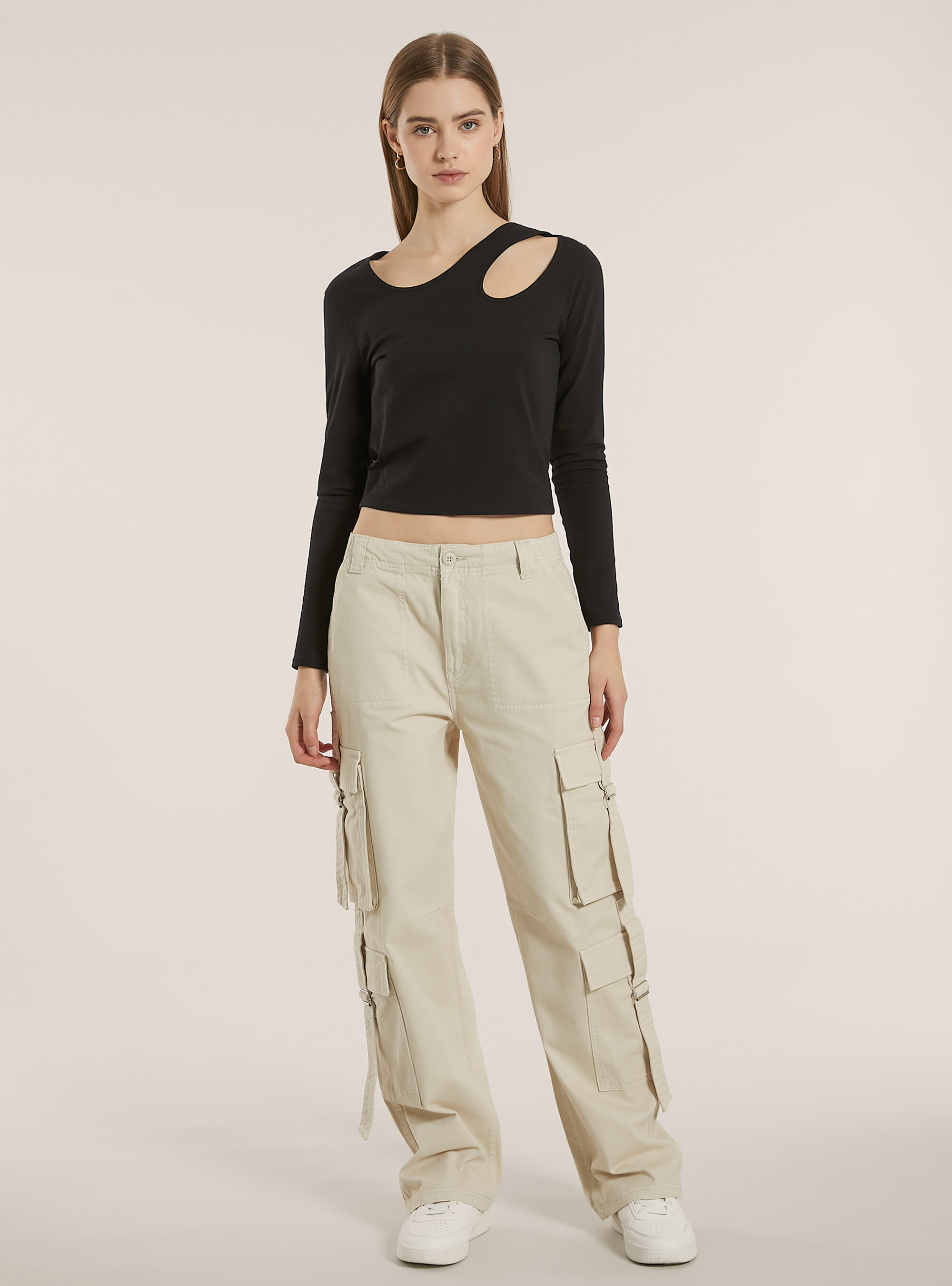Pantalon multi-cargo en serg&eacute;
