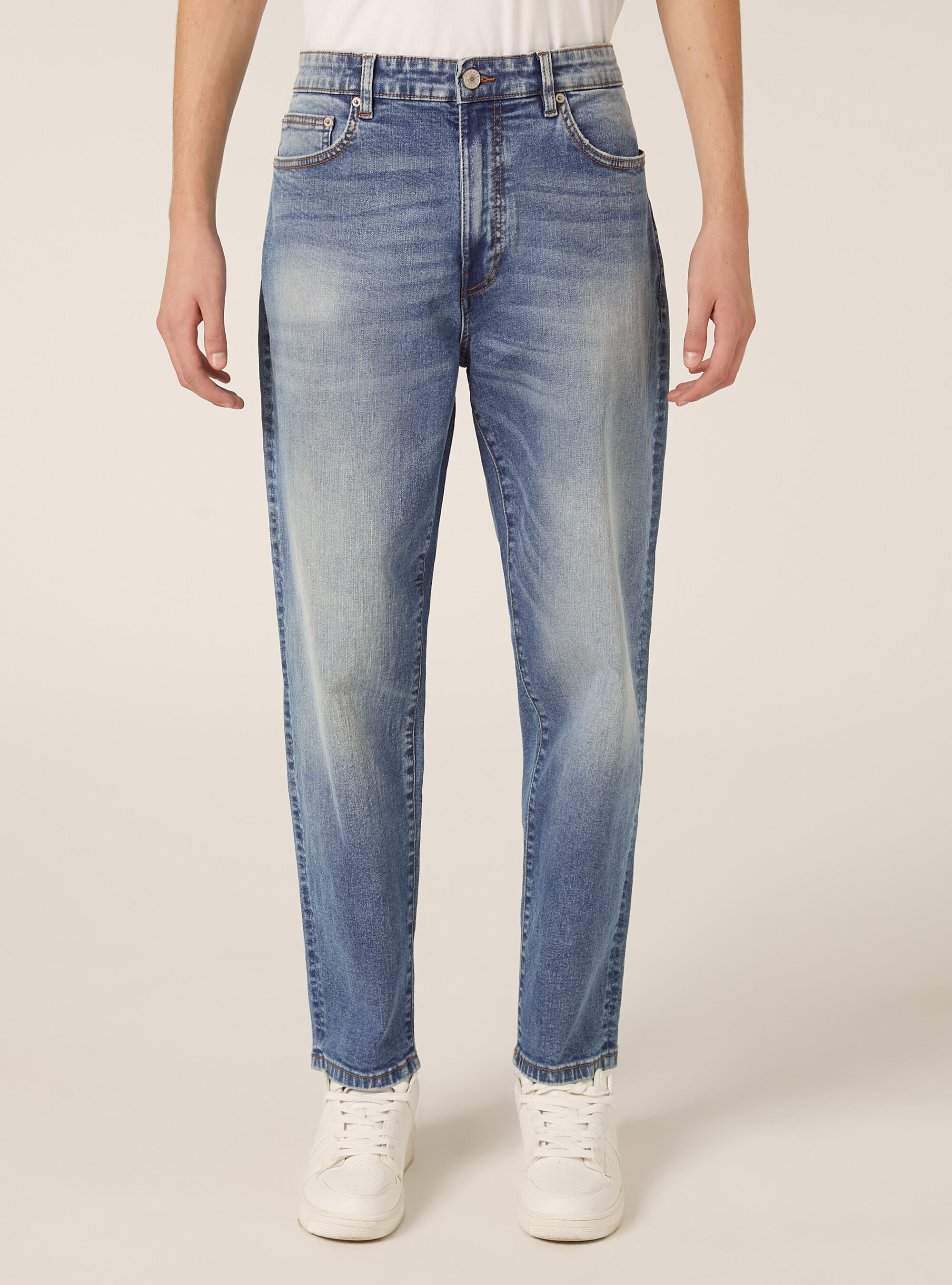 Jeans coupe d&eacute;contract&eacute;e