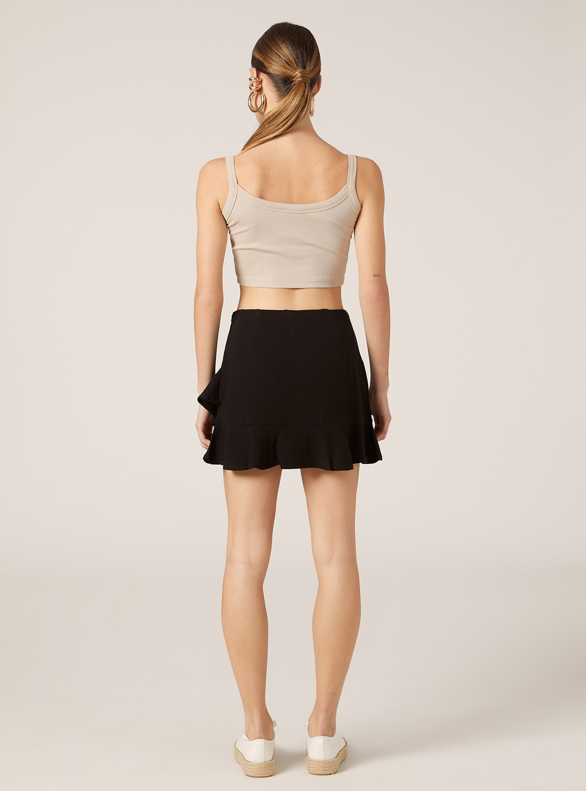 Linen blend mini skort with ruffle, BK1 BLACK