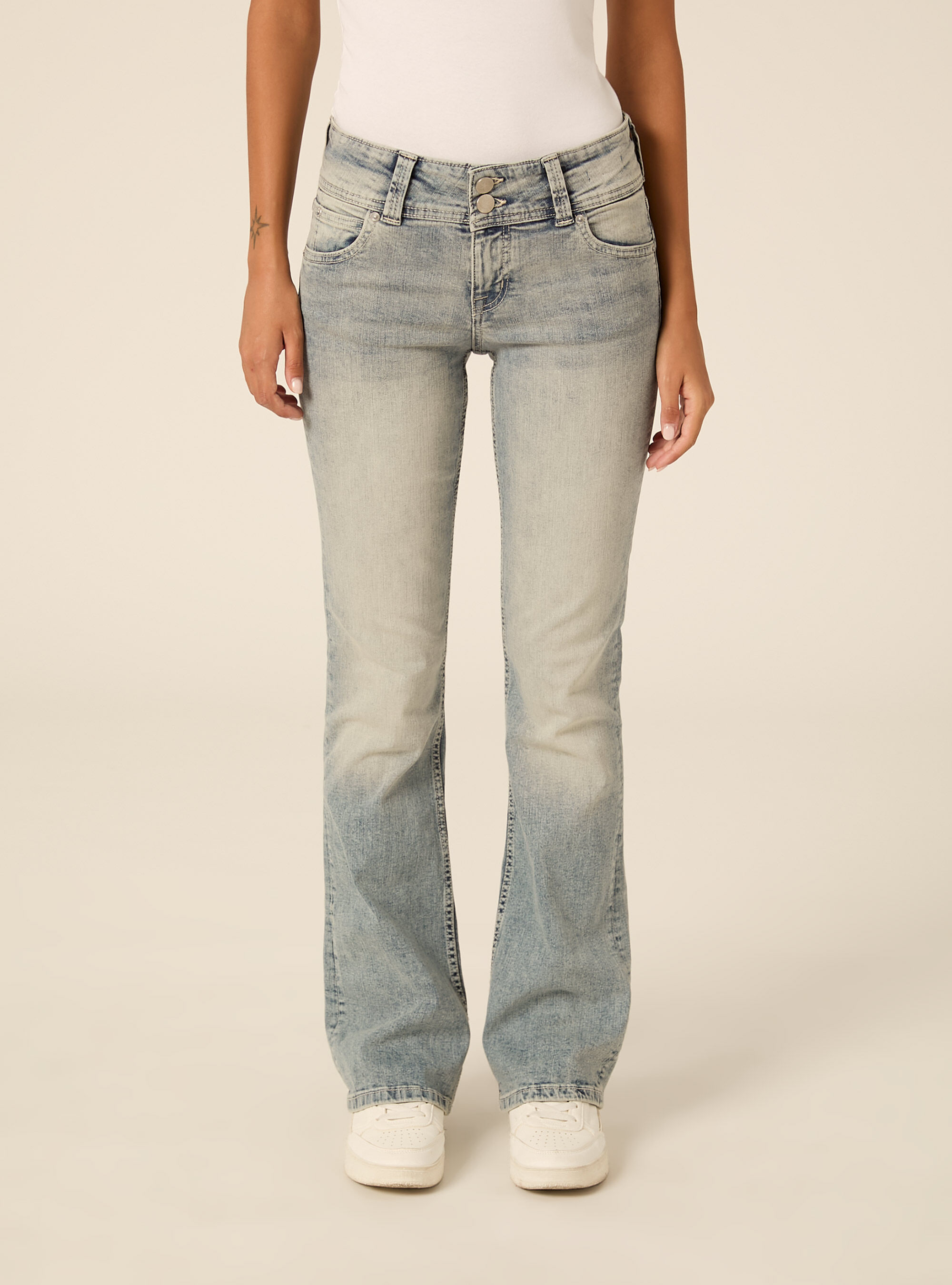 Low rise bootcut jeans with flap pockets, D202 AZZURRE LIGHT OVERDYE