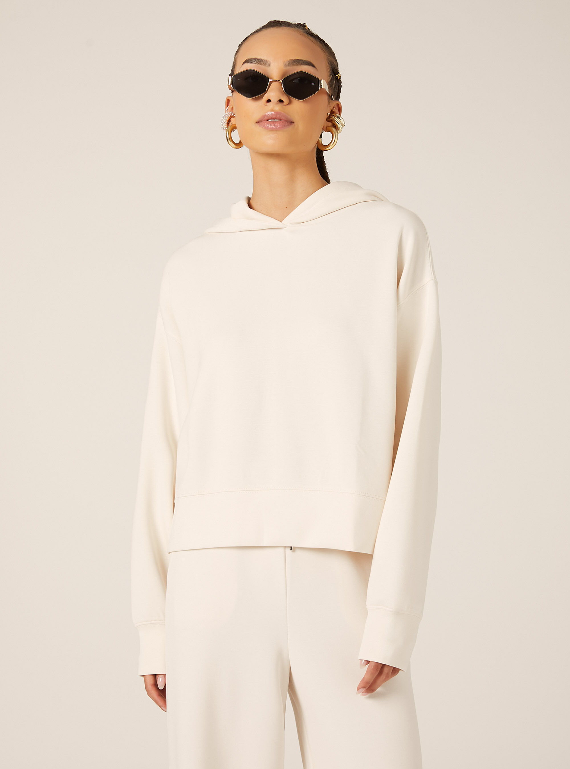 Pull court en molleton doux au toucher