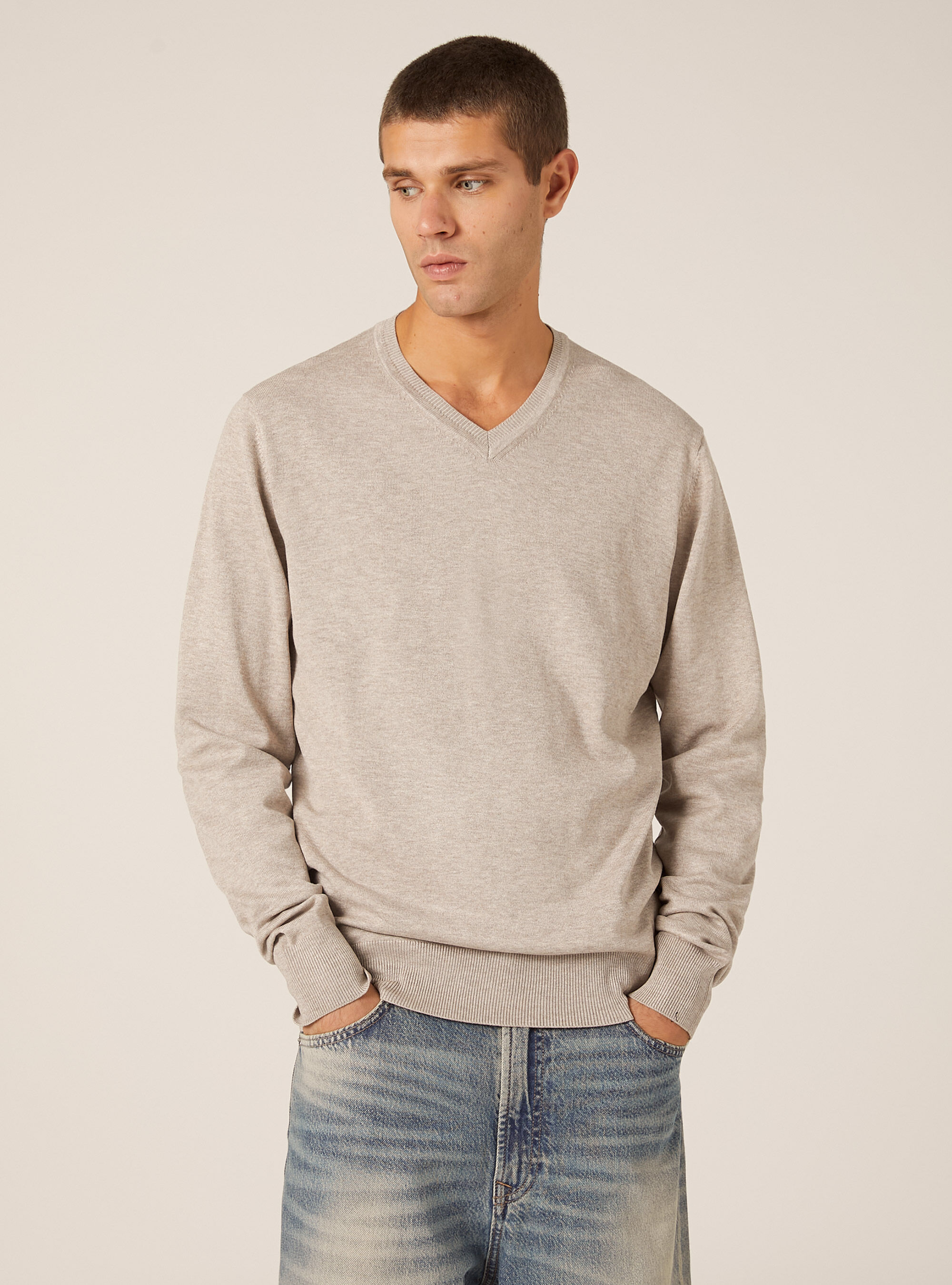Pull &agrave; col en V en viscose Ecovero