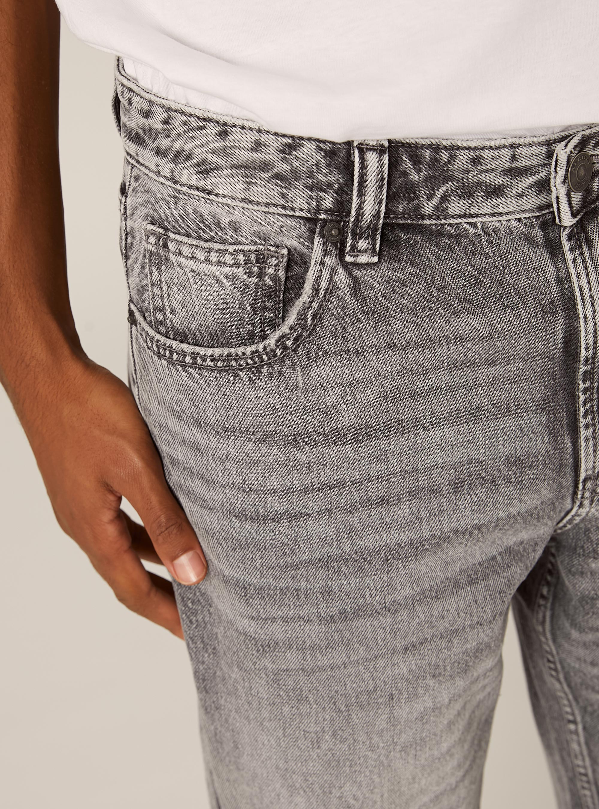 Jeans coupe fusel&eacute;e, D00G GREY