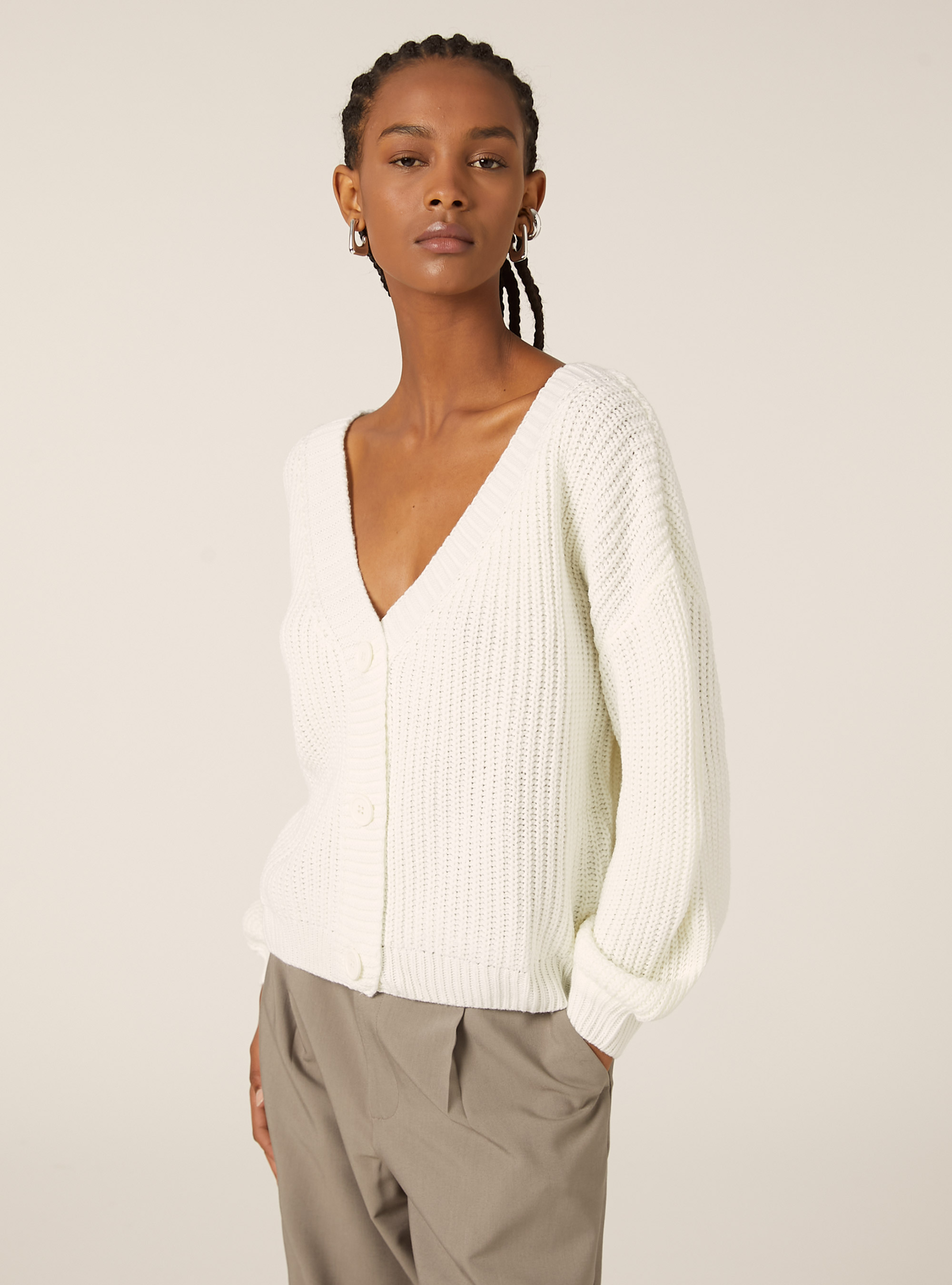 Cardigan en maille &agrave; encolure en V, WH1 OFF WHITE