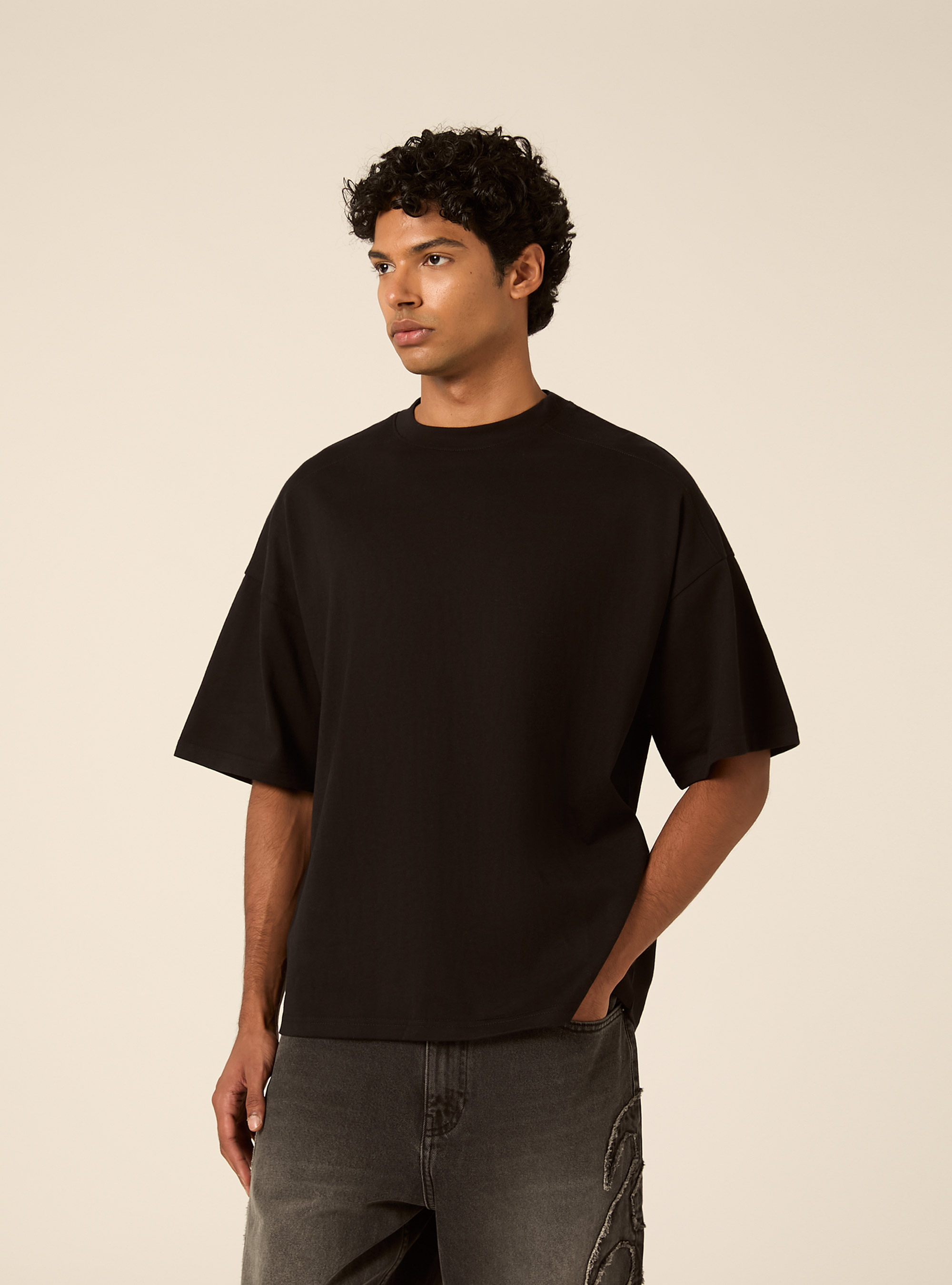 Boxy fit short sleeve tee with dropped shoulders, BK1 BLACK