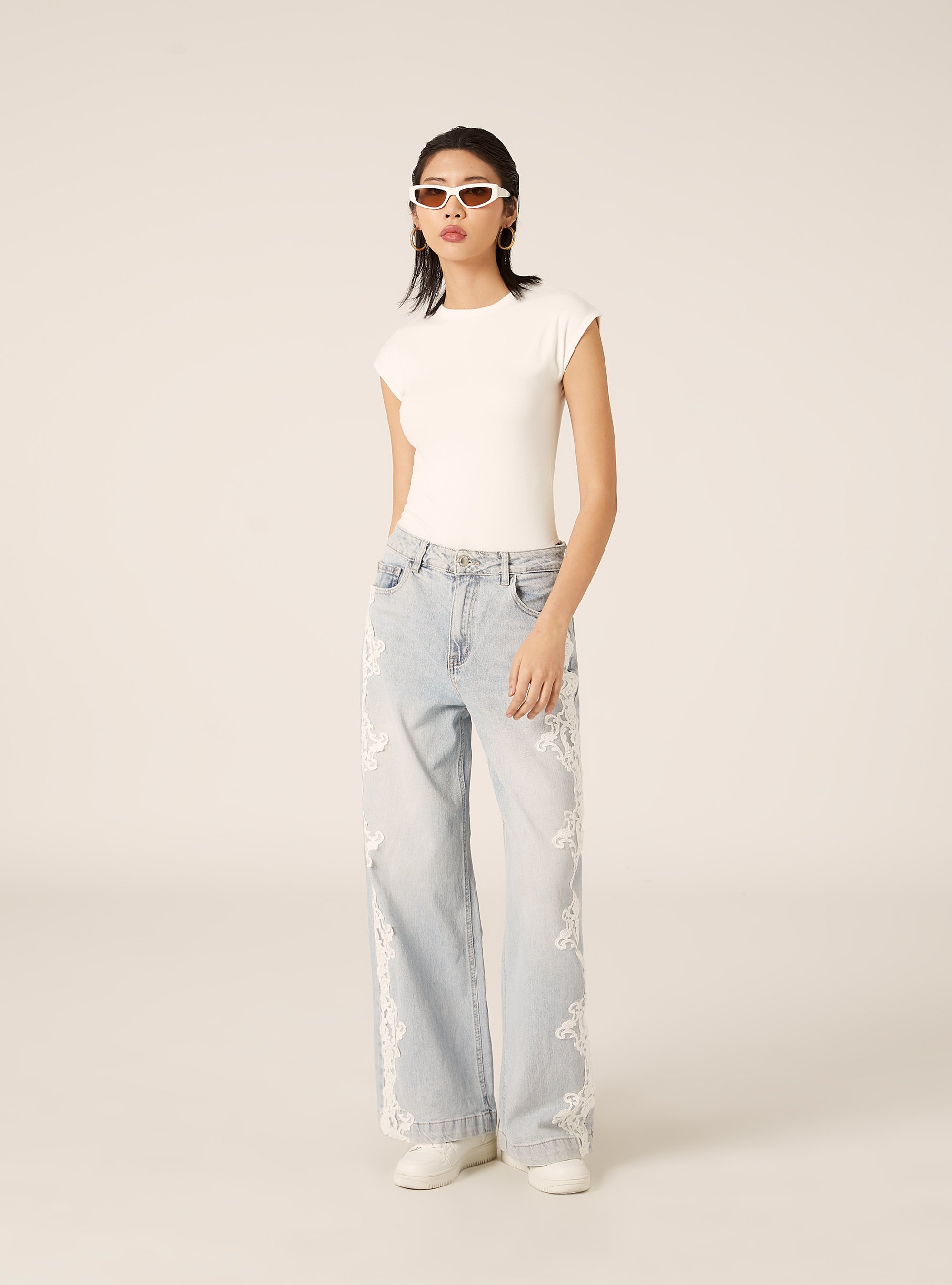 Jeans larges avec broderies, D006 AZURE