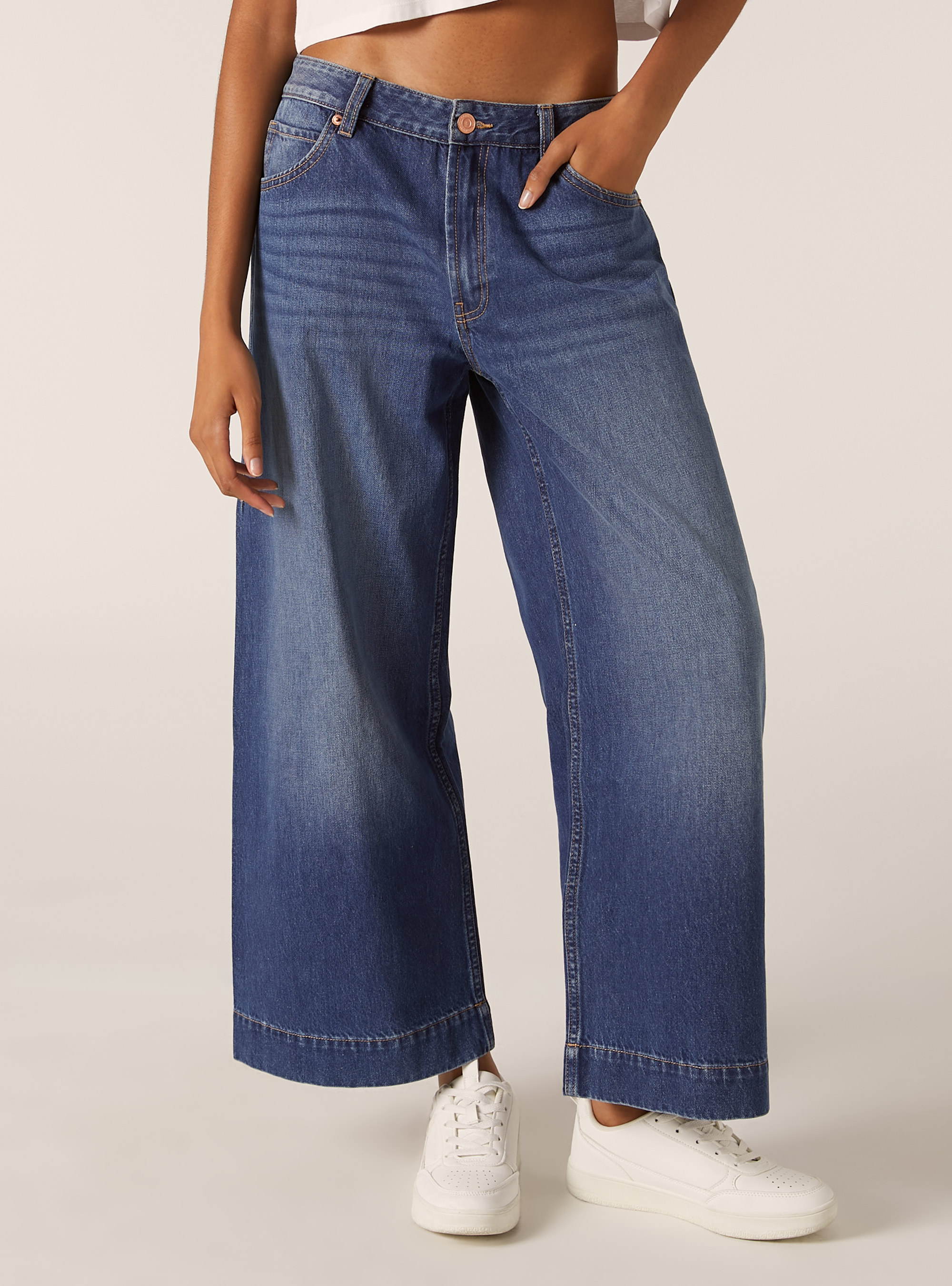 Jean crois&eacute; &agrave; jambe large de couleur, D003 MEDIUM BLUE