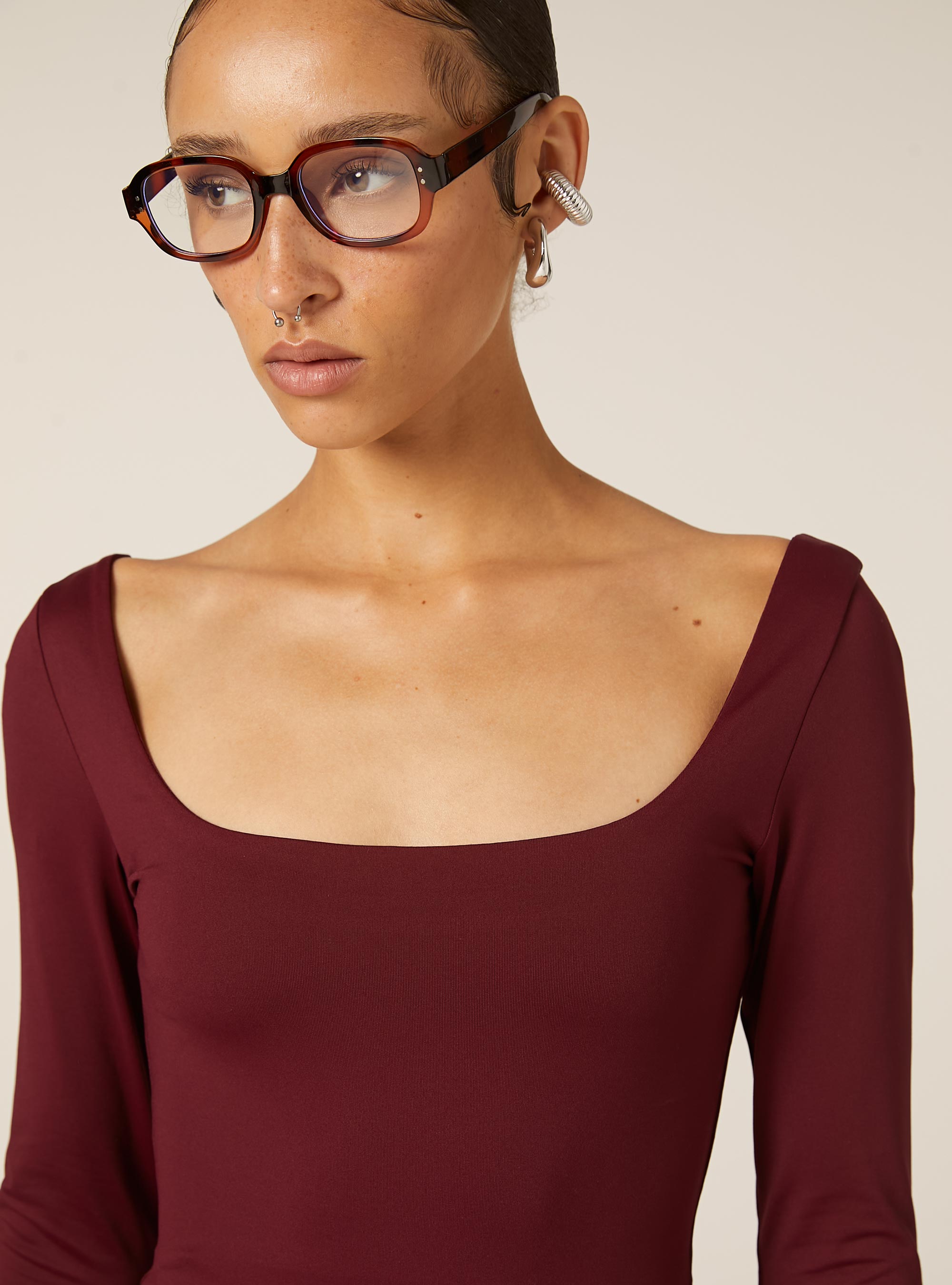 Elastischer Body mit quadratischem Ausschnitt, BO1 BORDEAUX DARK