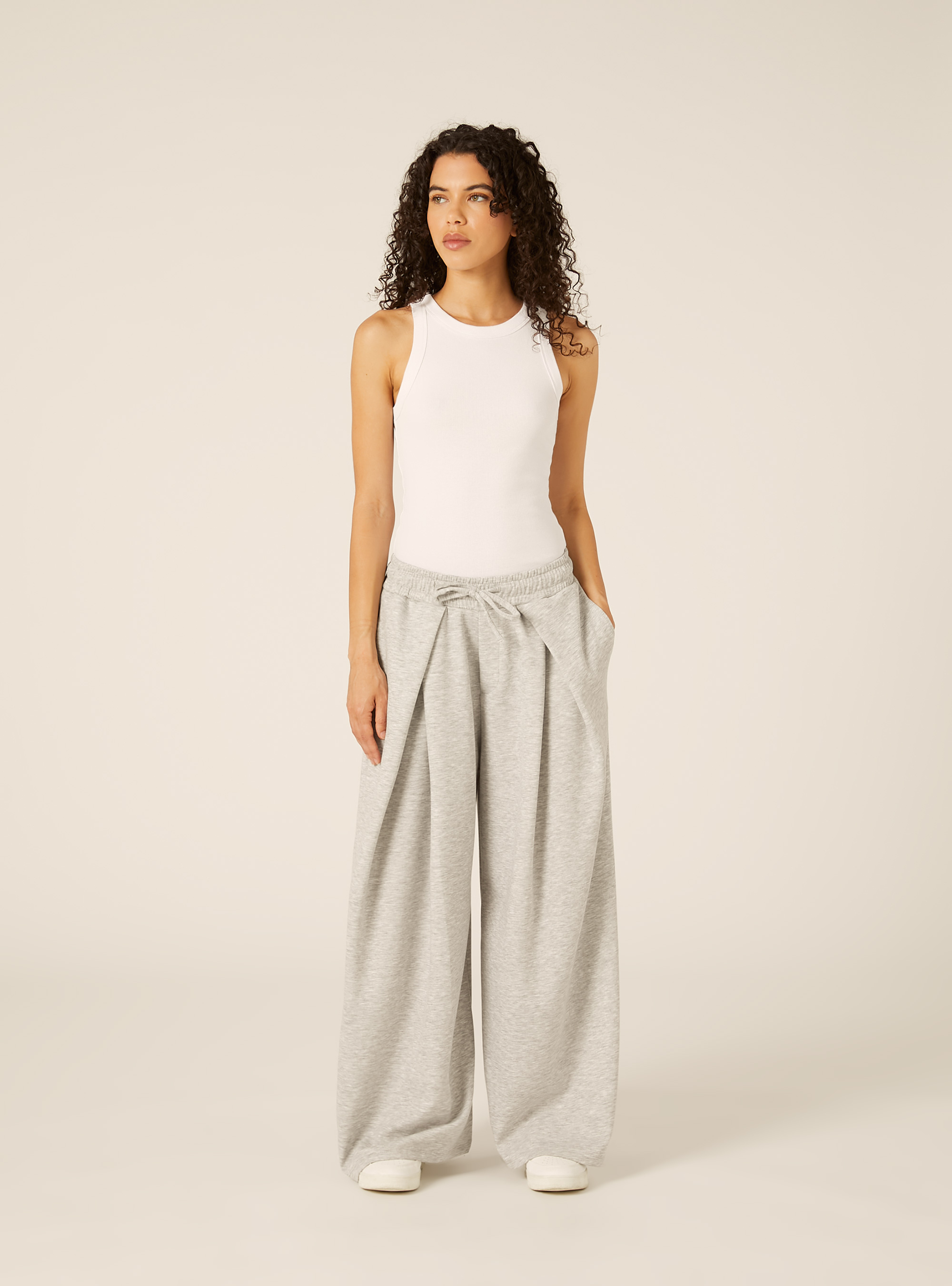 Pantal&oacute;n de scuba barrel fit con pinzas, MGY2 GREY MEL MEDIUM
