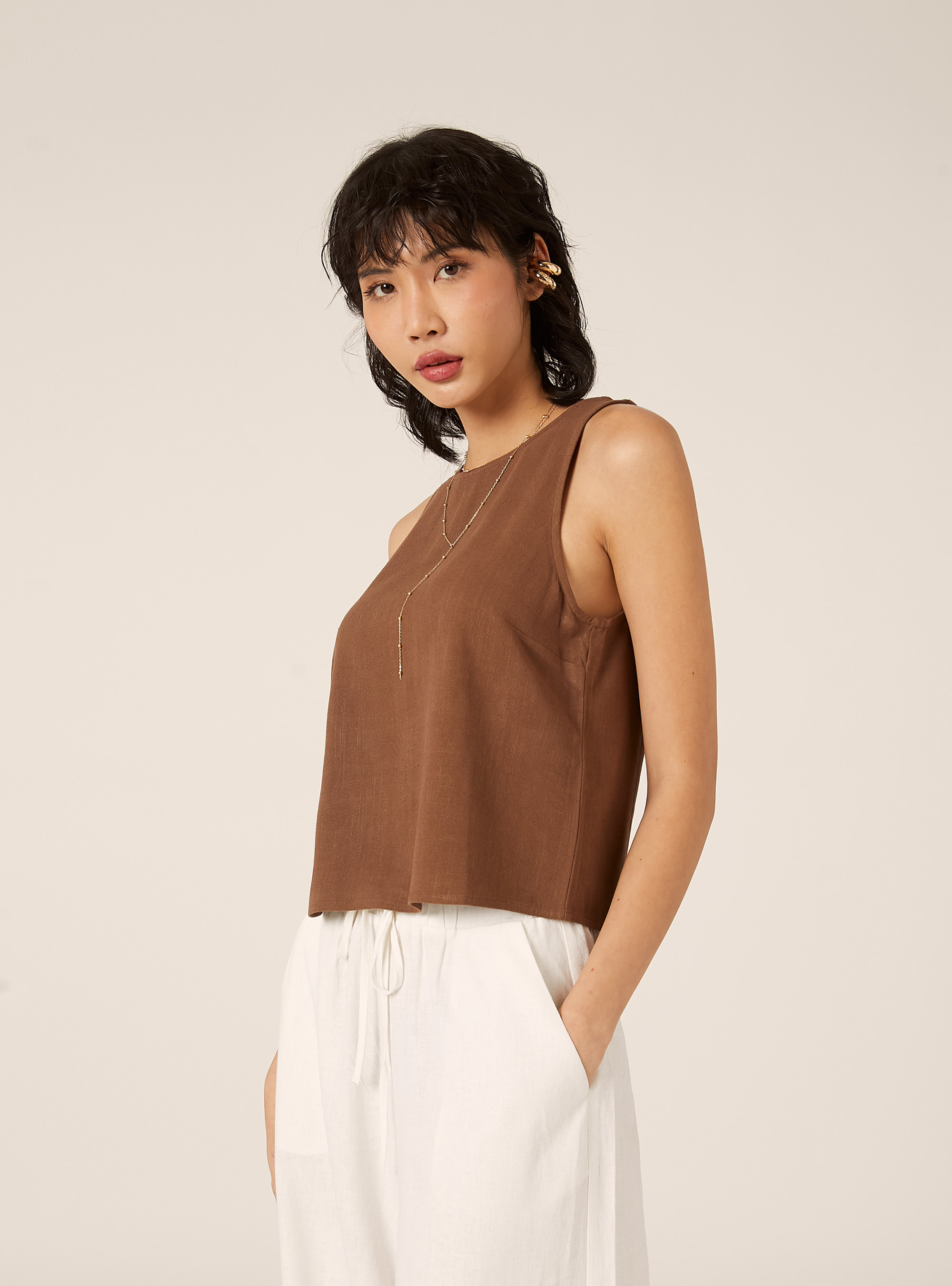 Top de Tirantes B&aacute;sico de Mezcla de Lino, BR2 BROWN MEDIUM