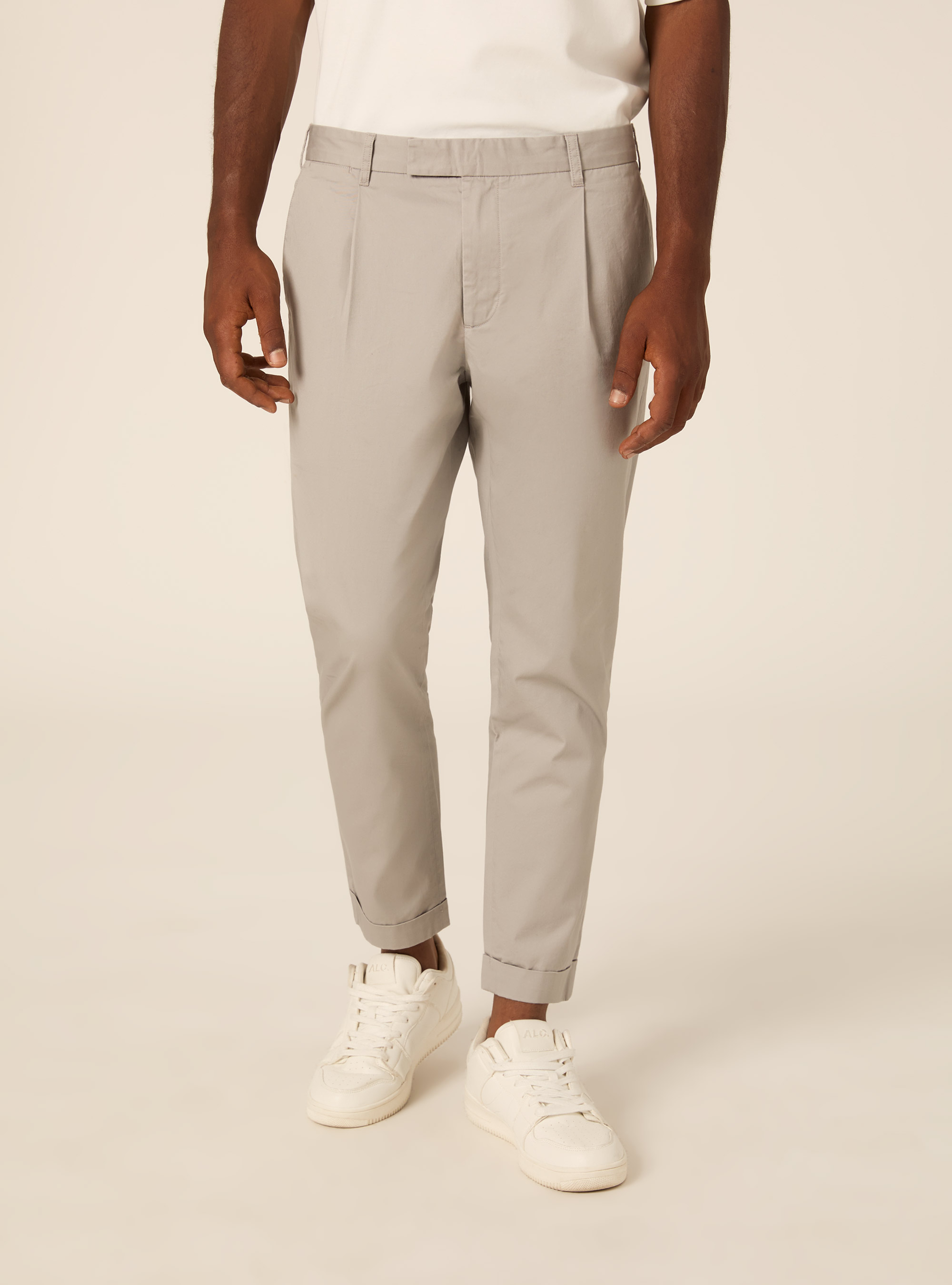 Verk&uuml;rzte Slim-Fit-Chnohose mit Bundfalten, GY3 GREY LIGHT