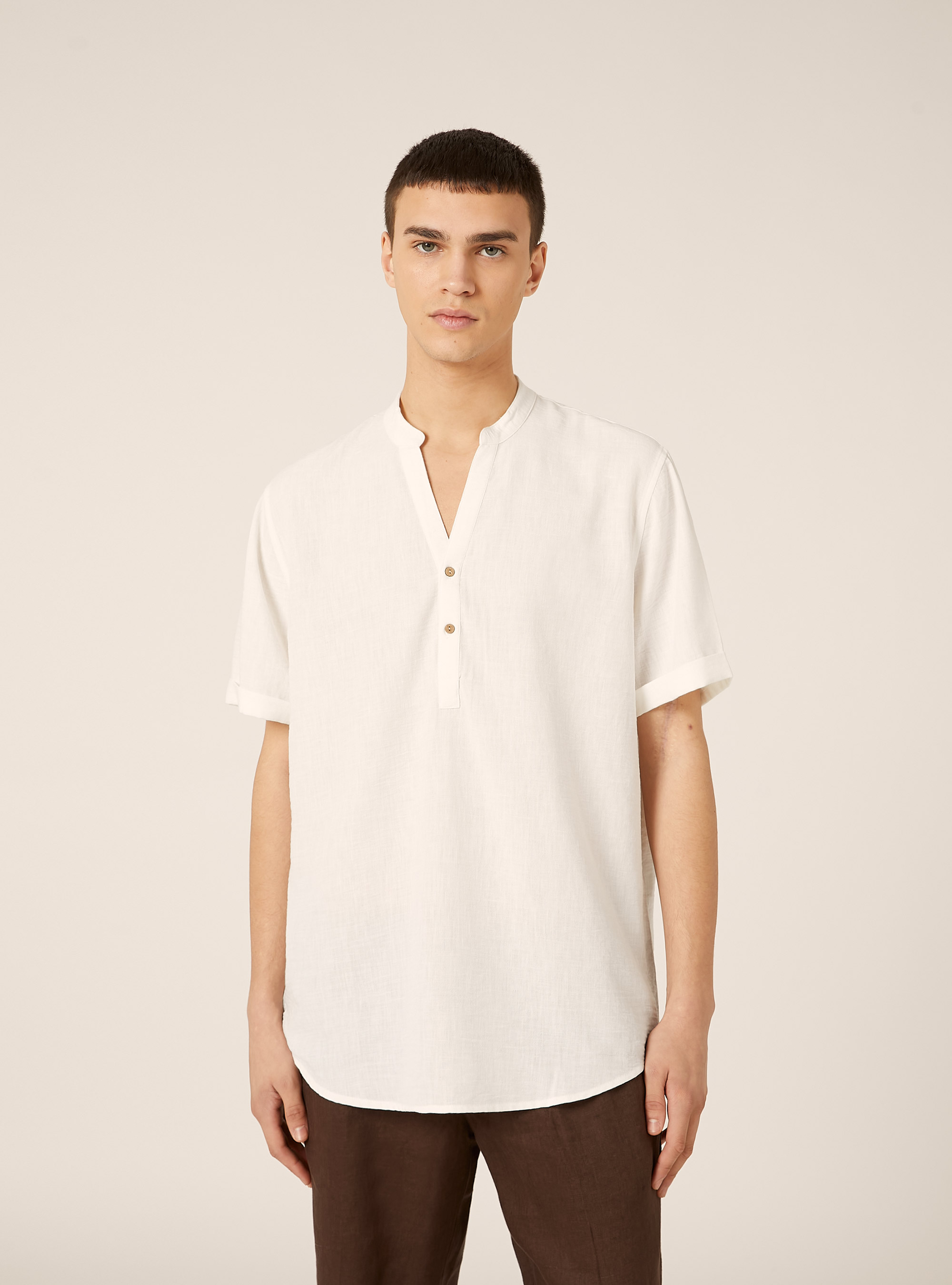 Camisa con cuello coreano, WH2 WHITE