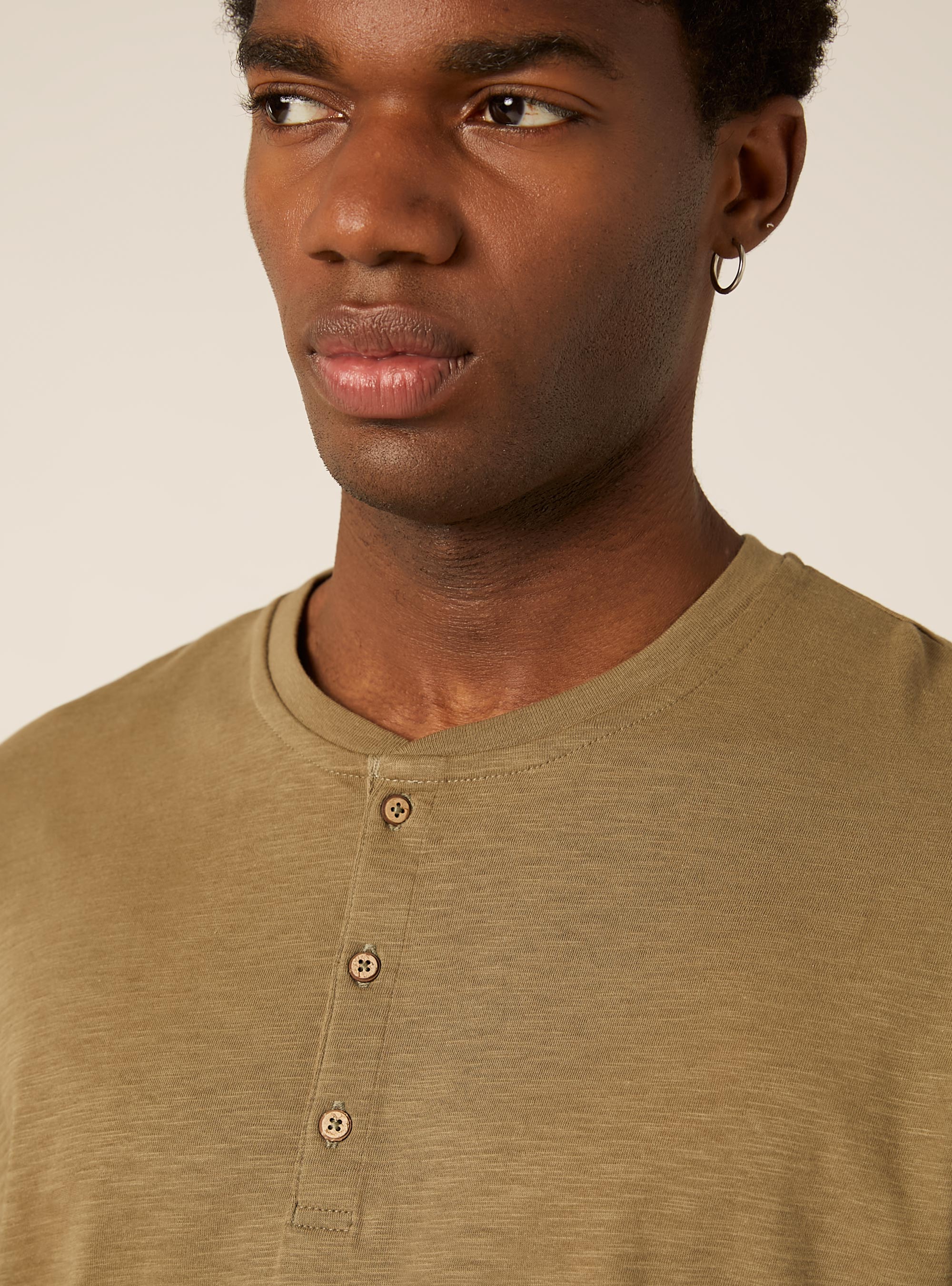 Camiseta de Cuello Panadero de Algod&oacute;n, KY2 KAKY MEDIUM
