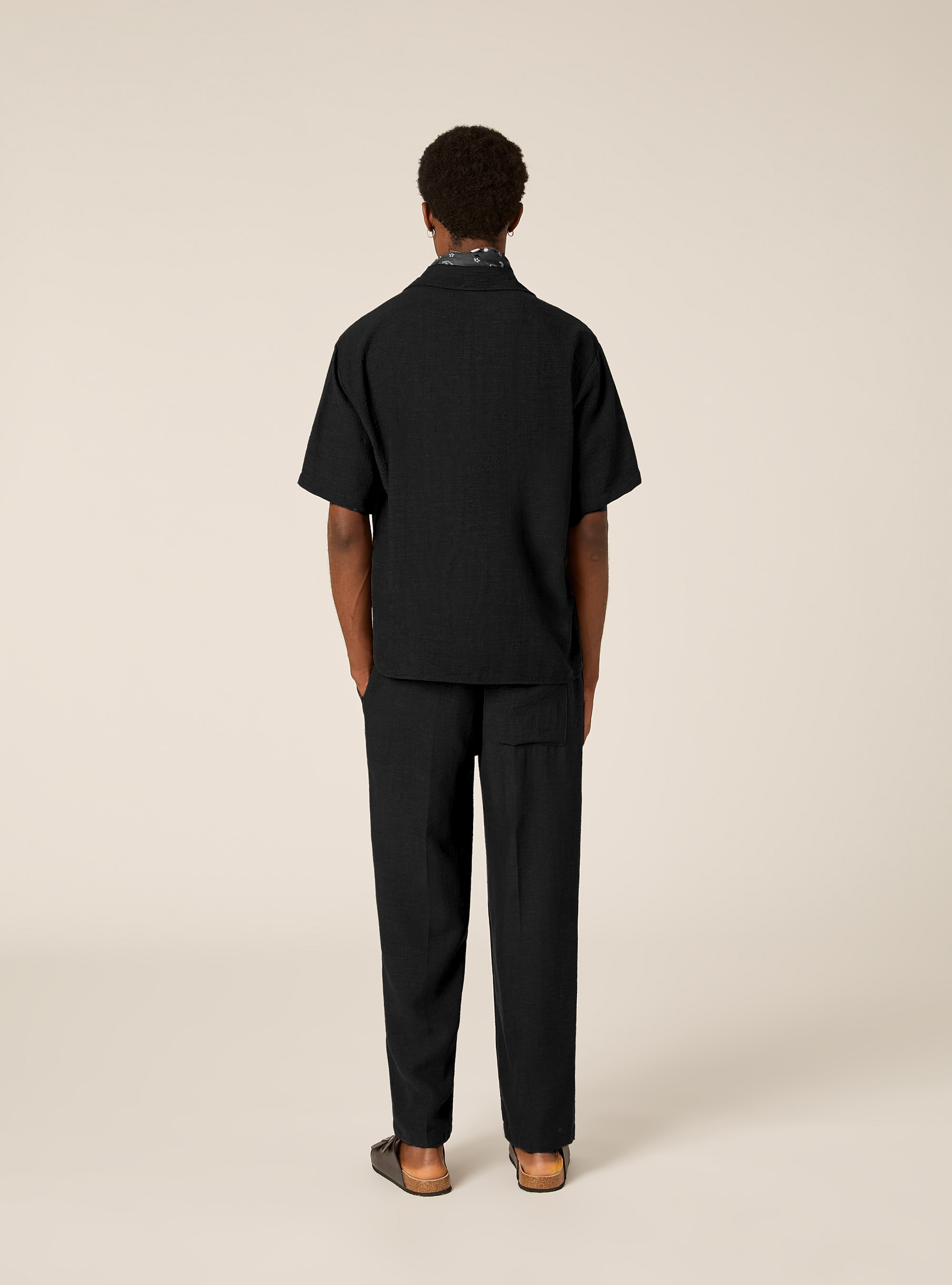 Kurzarmhemd aus Flammgarn-Gewebe, BK1 BLACK