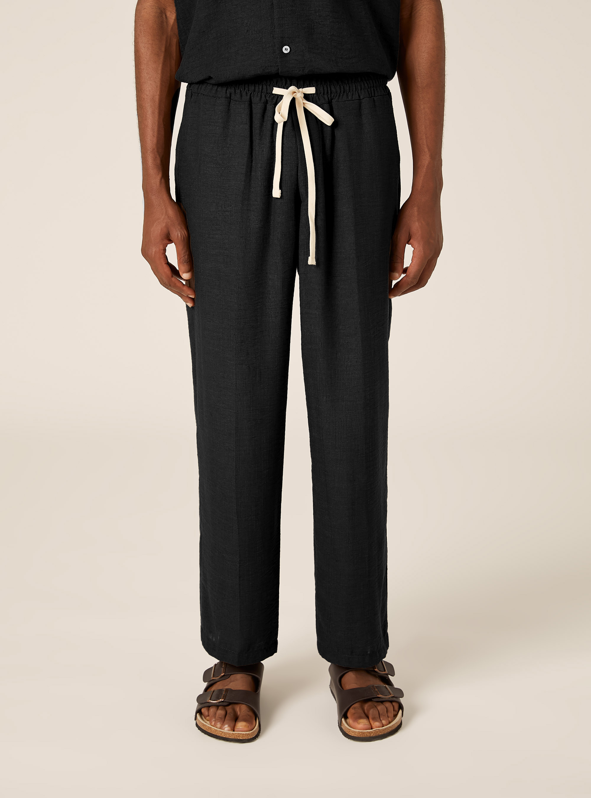 Gerade geschnittene Hose aus Flammgarn-Gewebe, BK1 BLACK