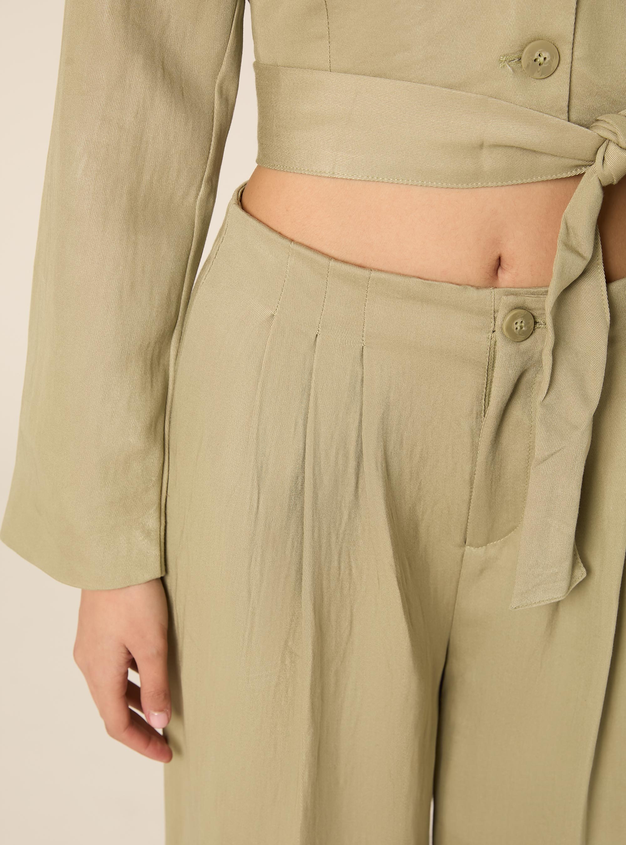 Weit geschnittene Hose aus Twill, GN3 GREEN LIGHT