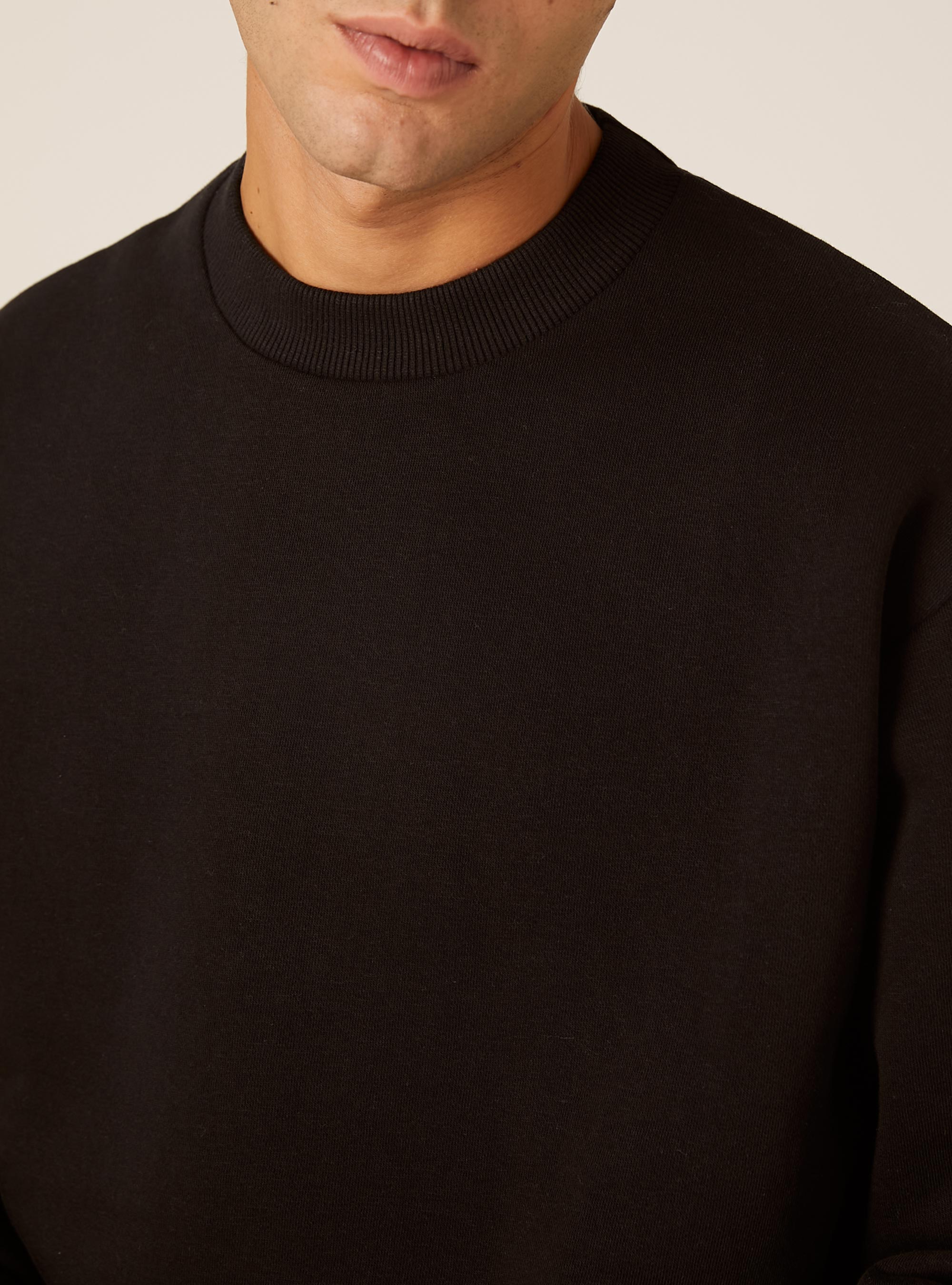 Sweat-shirt &agrave; col rond et coupe carr&eacute;e, BK1 BLACK