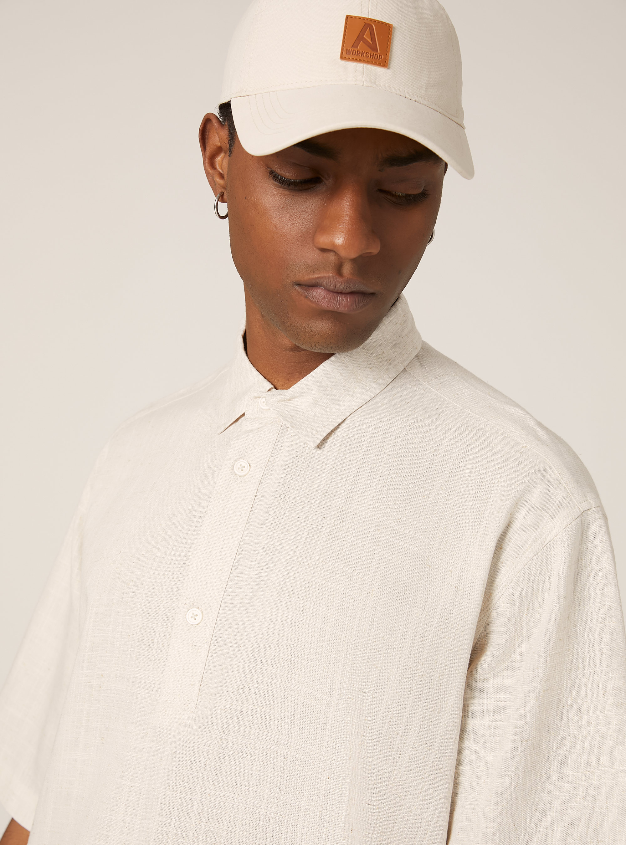 Camisa de manga corta en mezcla de lino, MBG3 BEIGE MEL LIGHT