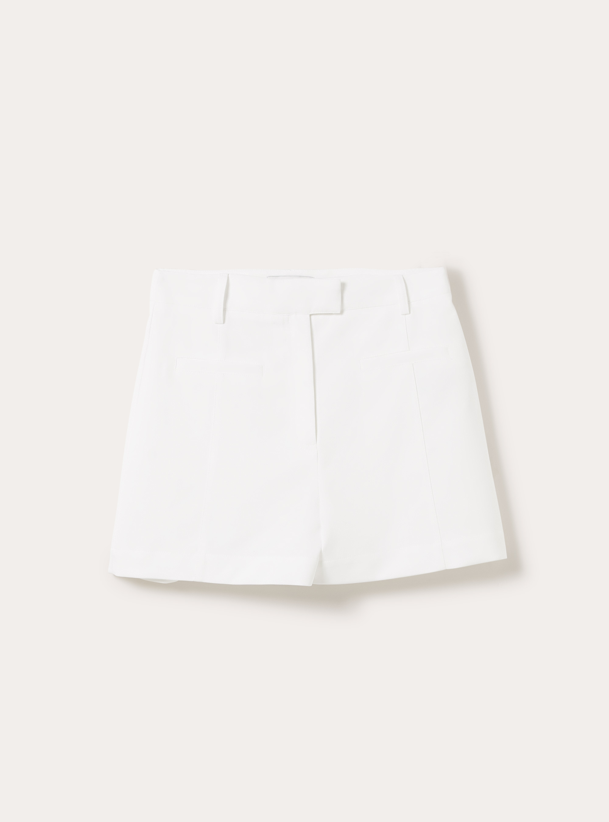 Shorts de Crep&eacute; de Color Liso, WH1 OFF WHITE
