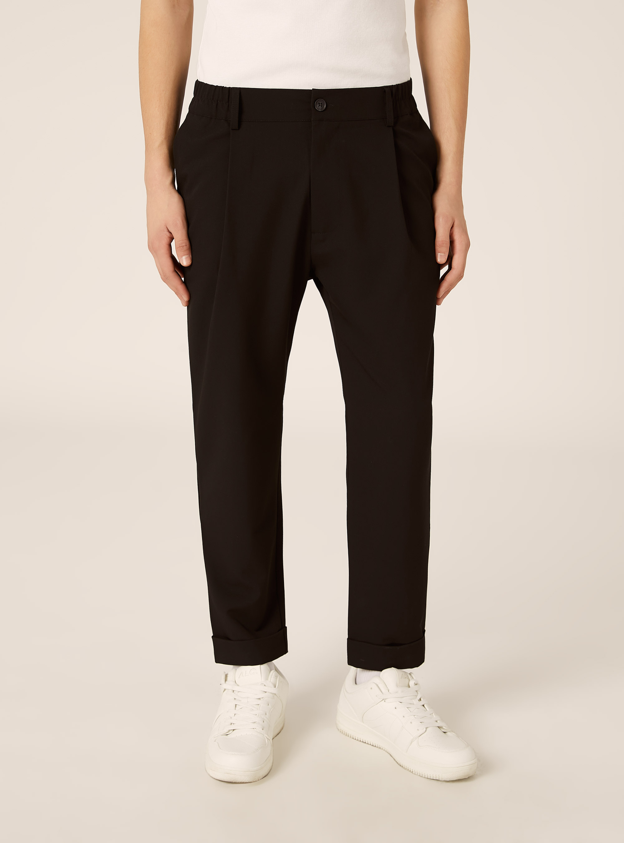 Pantalon carotte &agrave; pinces, BK1 BLACK
