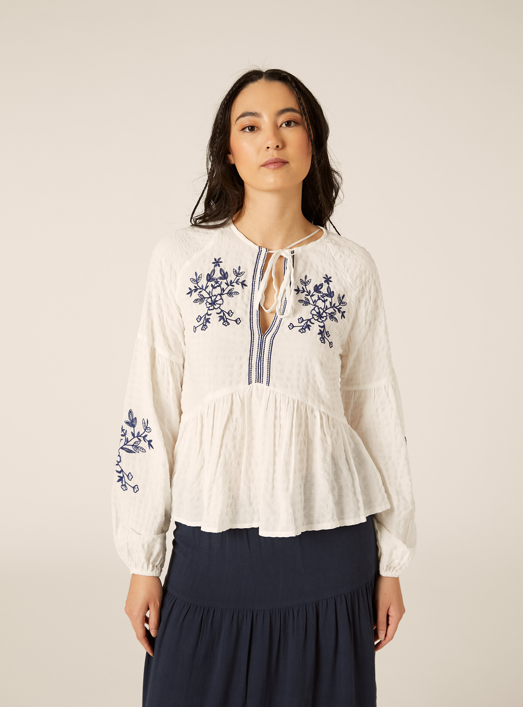 Blusa fluida con bordados, WH2 WHITE