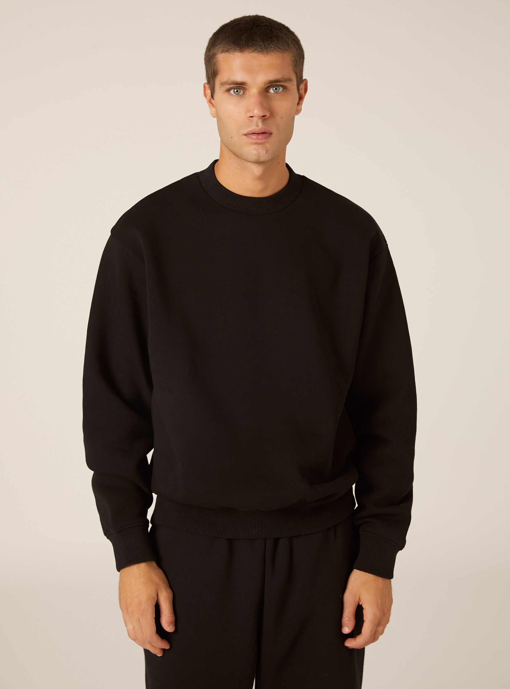 Sweat-shirt &agrave; col rond et coupe carr&eacute;e, BK1 BLACK