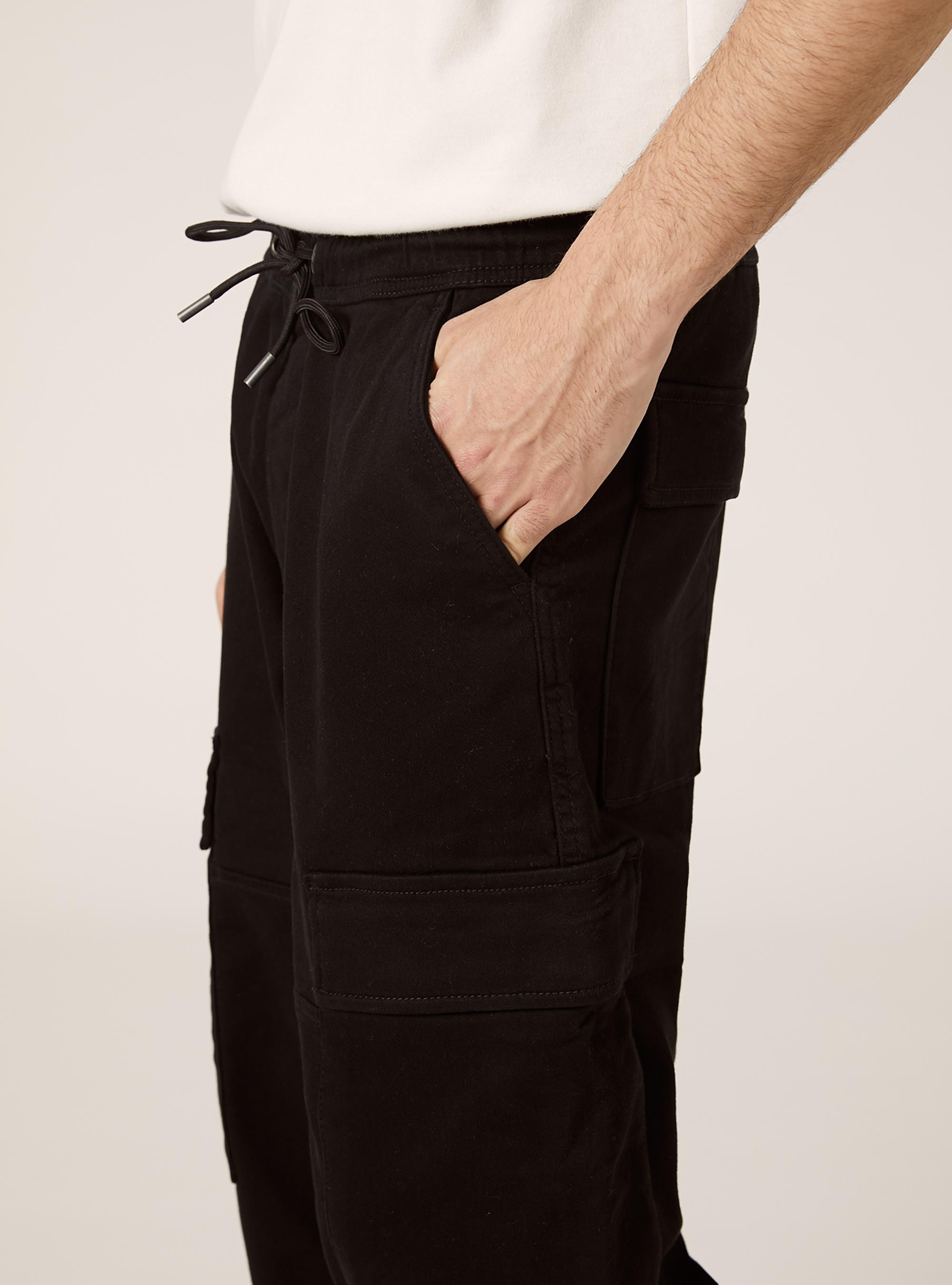 Pantalon cargo avec taille &eacute;lastiqu&eacute;e, BK1 BLACK