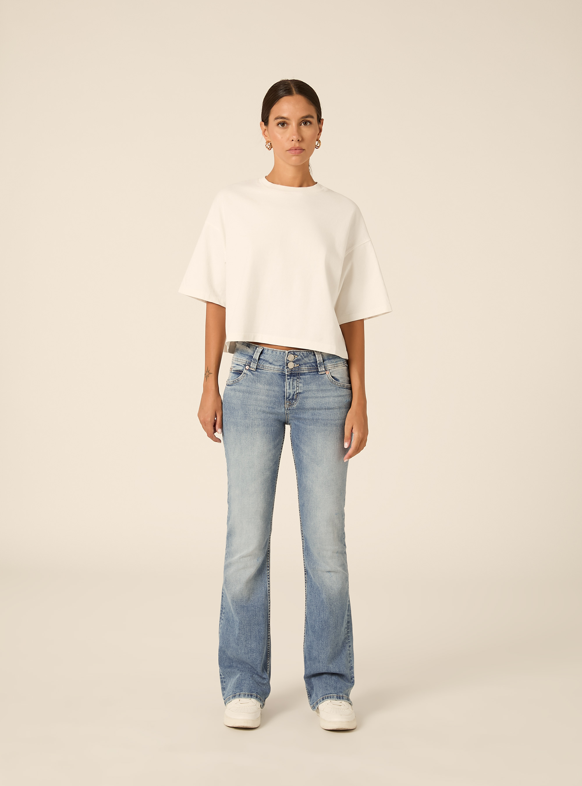 Low rise bootcut jeans mit pattentaschen, D006 AZURE