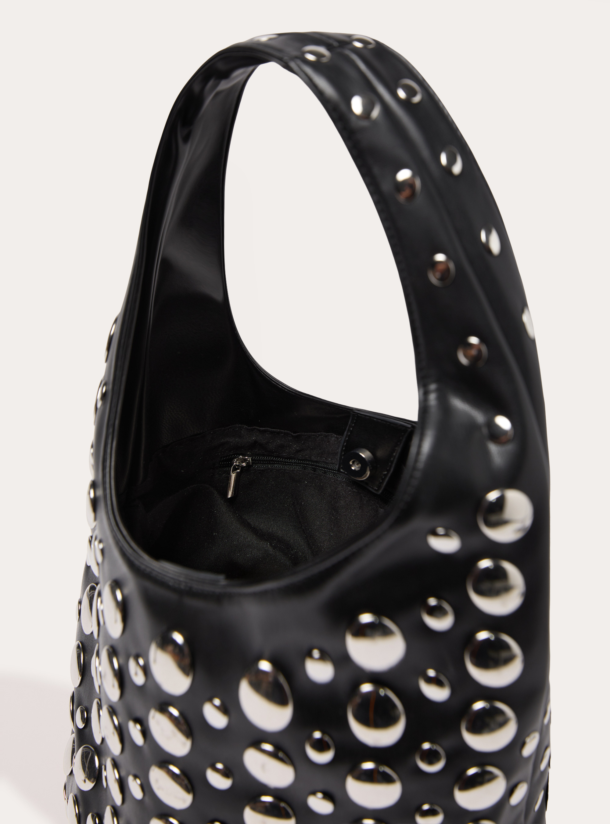 Sacs &agrave; clous, BK1 BLACK