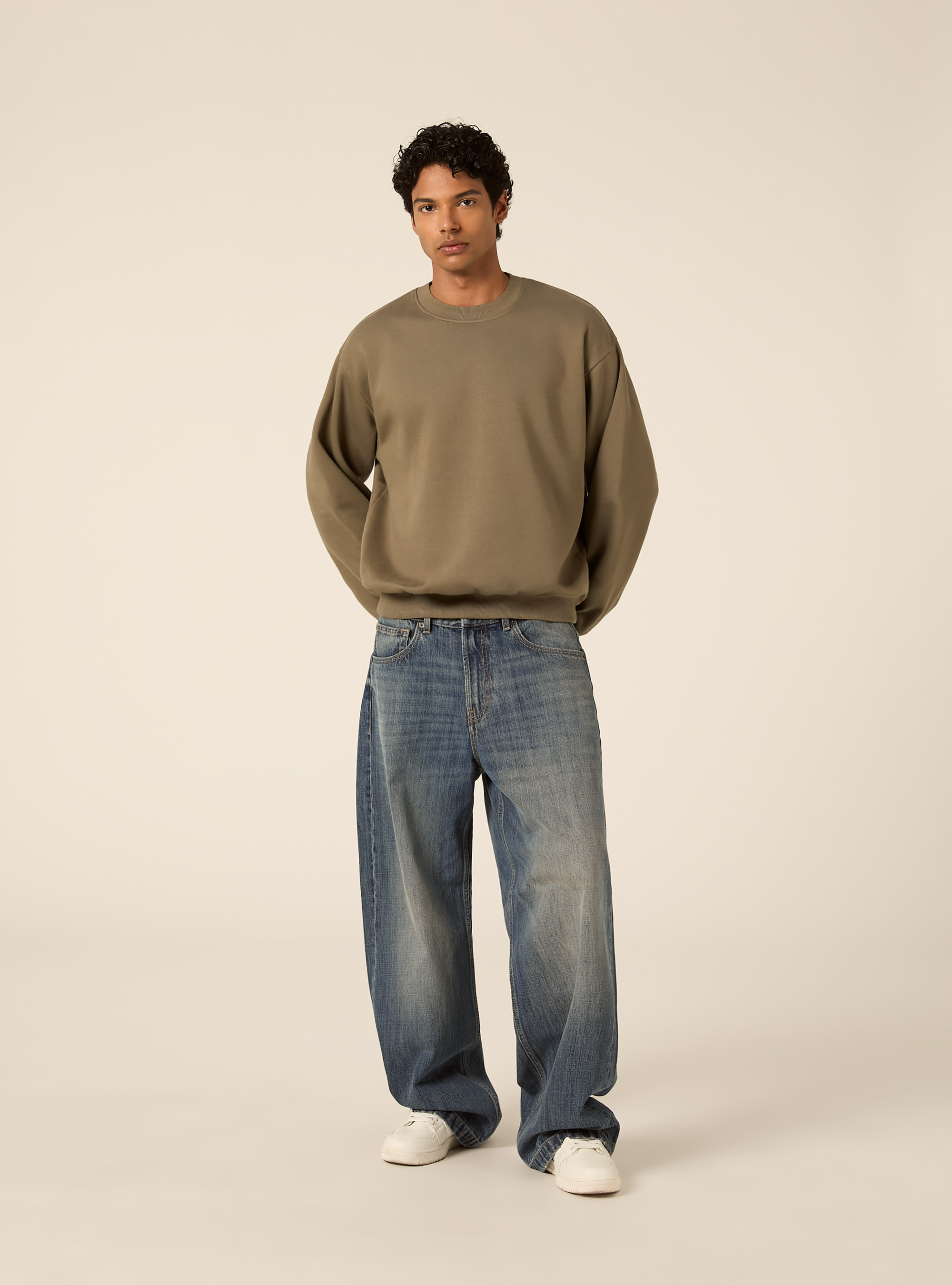 Basic boxy fit crewneck sweatshirt, KY2 KAKY MEDIUM