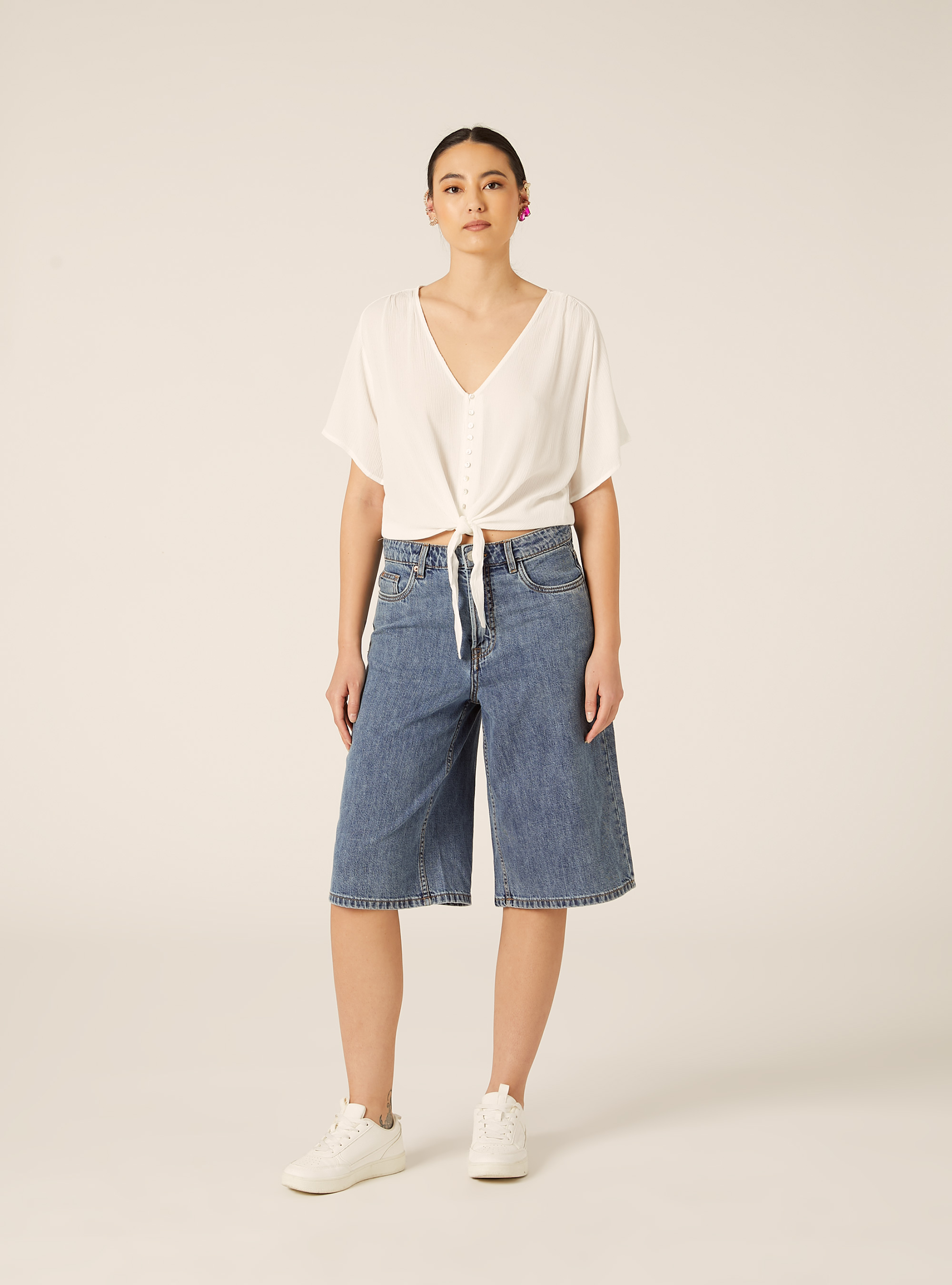 Camicia scollo a v tinta unita e nodo in vita, OFF WHITE