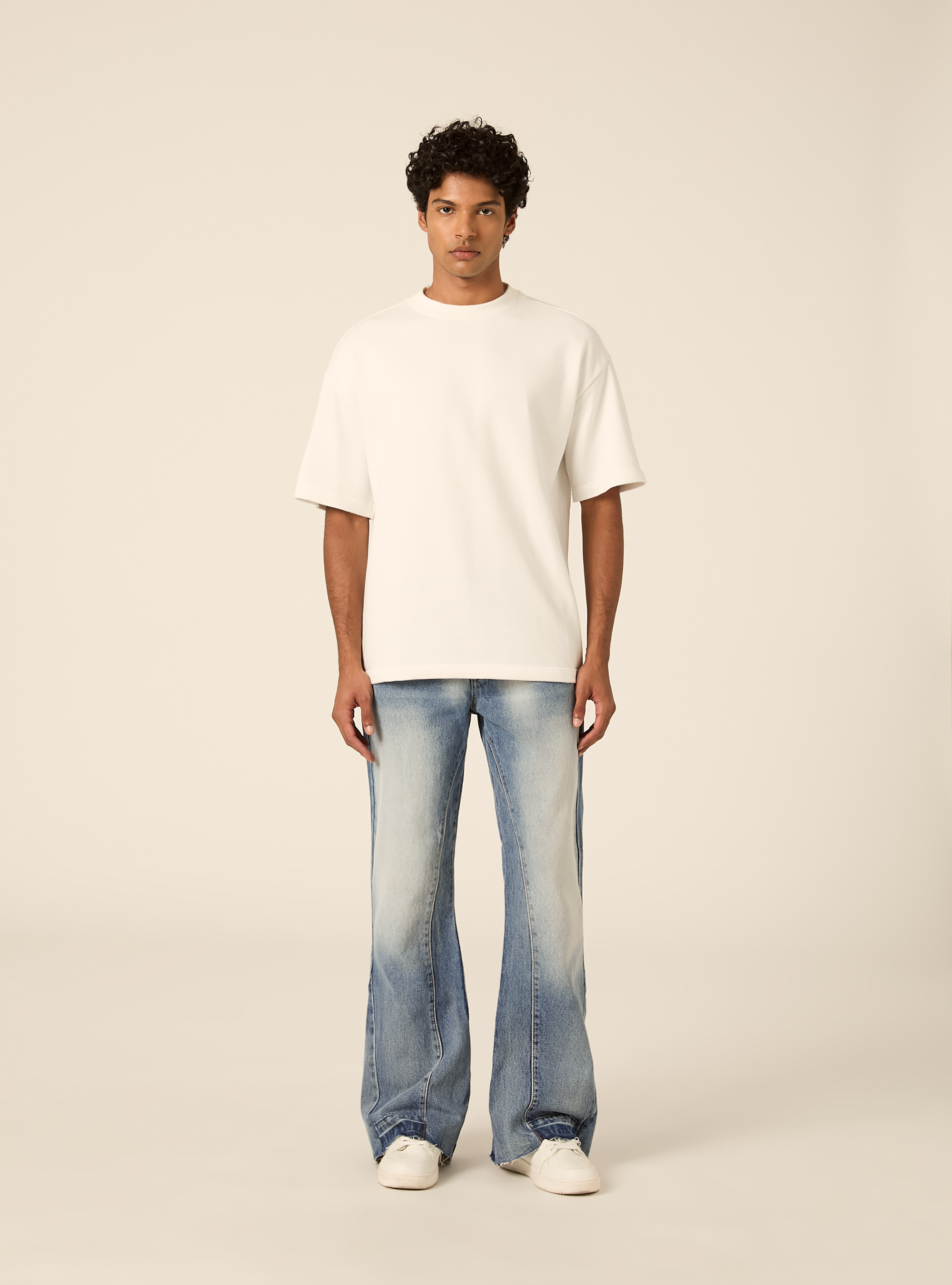 Jean bootcut avec d&eacute;chirures et finition vintage, D006 AZURE