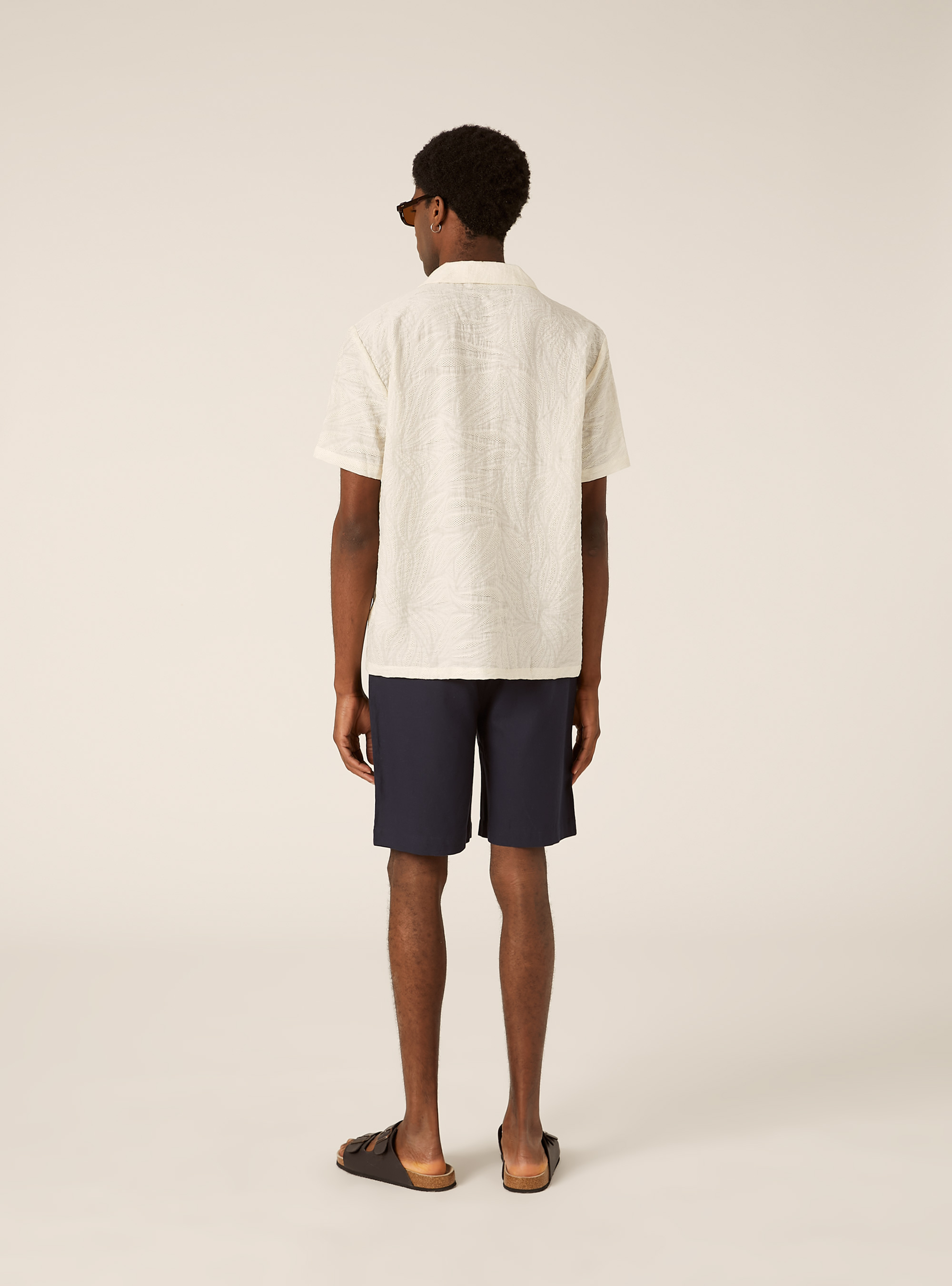 Kurzarm-Bowlinghemd mit Bl&auml;tter-Struktur, WH1 OFF WHITE