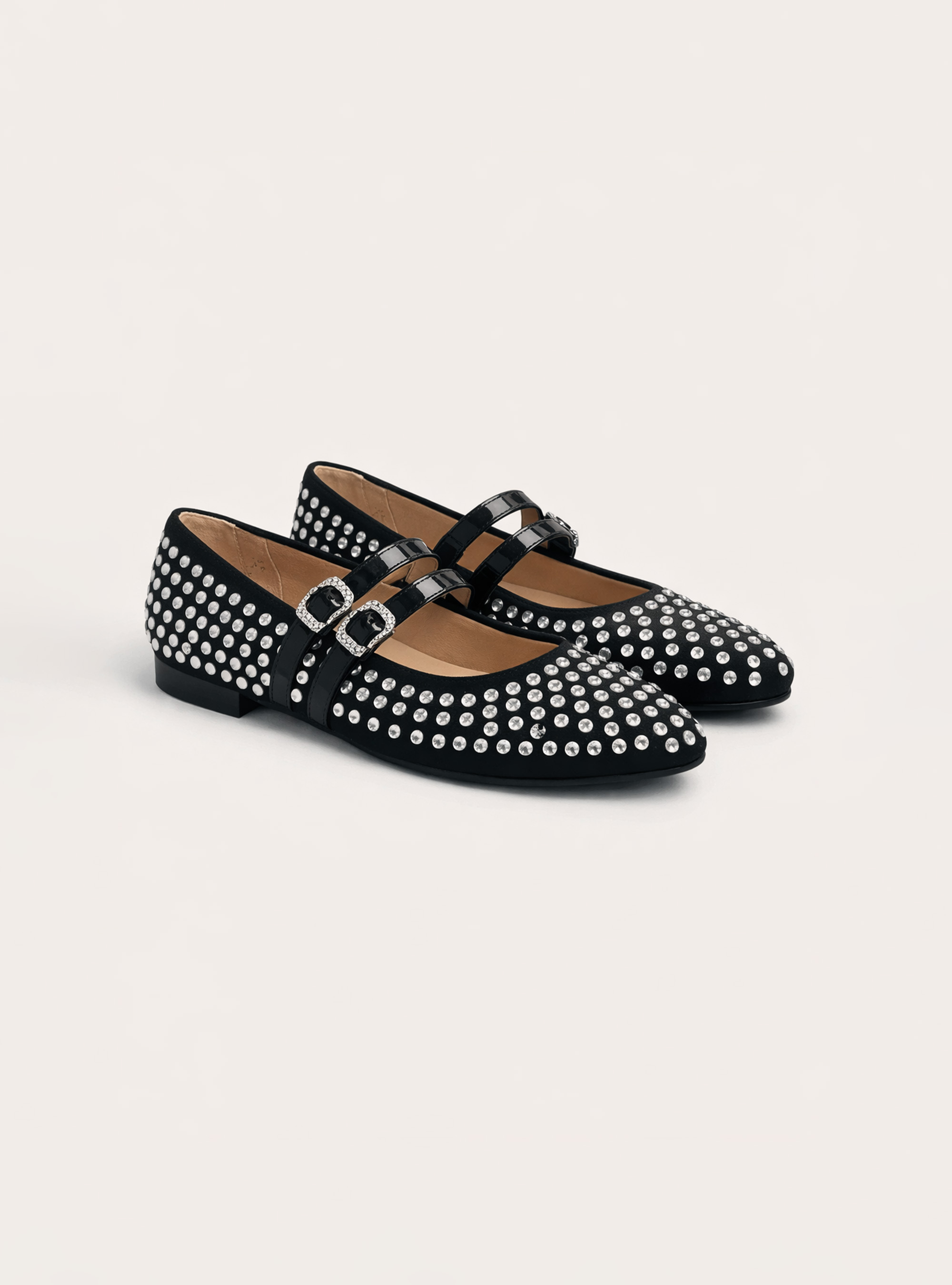 Bailarinas con tachuelas, BK1 BLACK