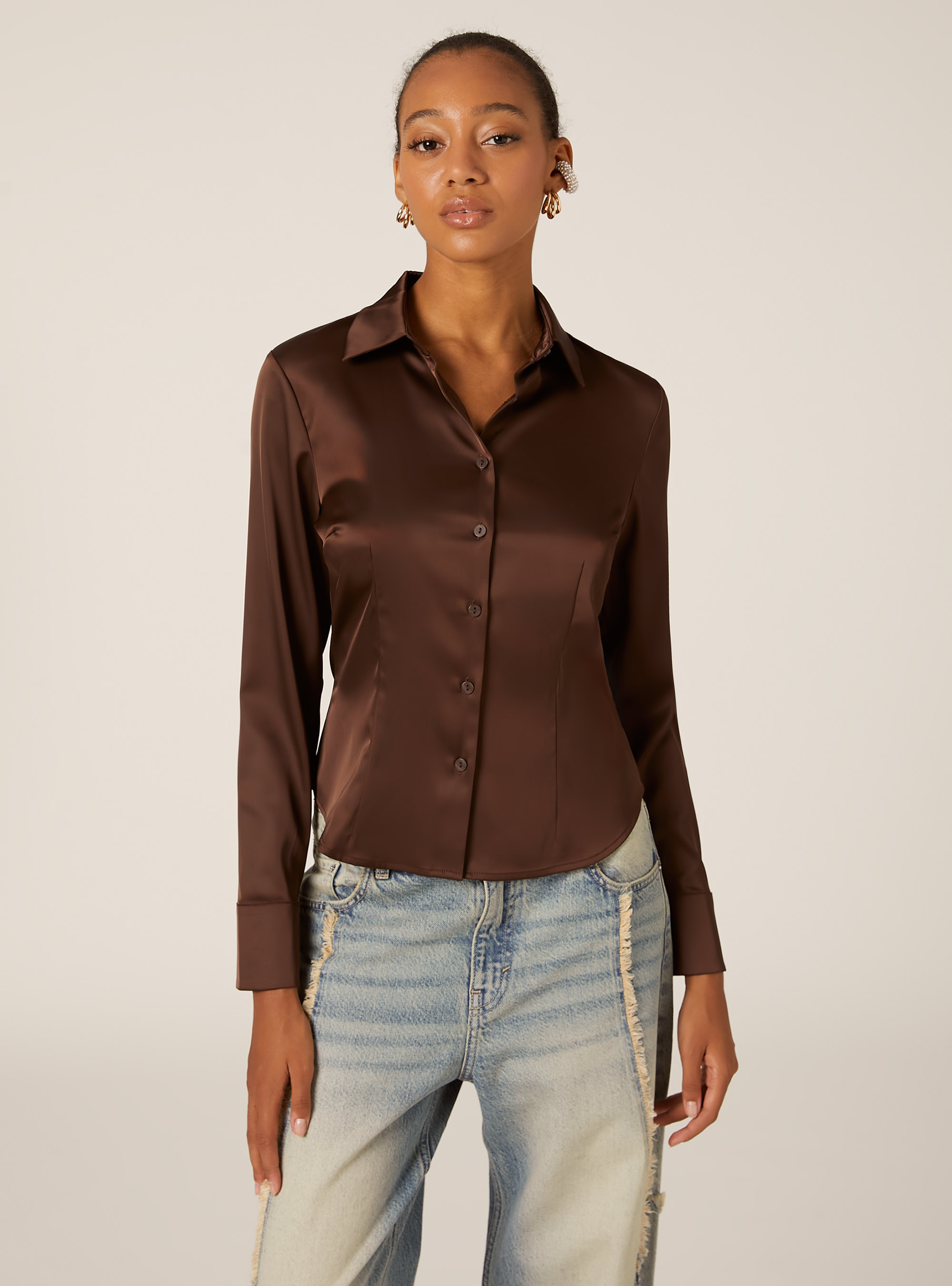 Chemise ajust&eacute;e en satin, BR2 BROWN MEDIUM